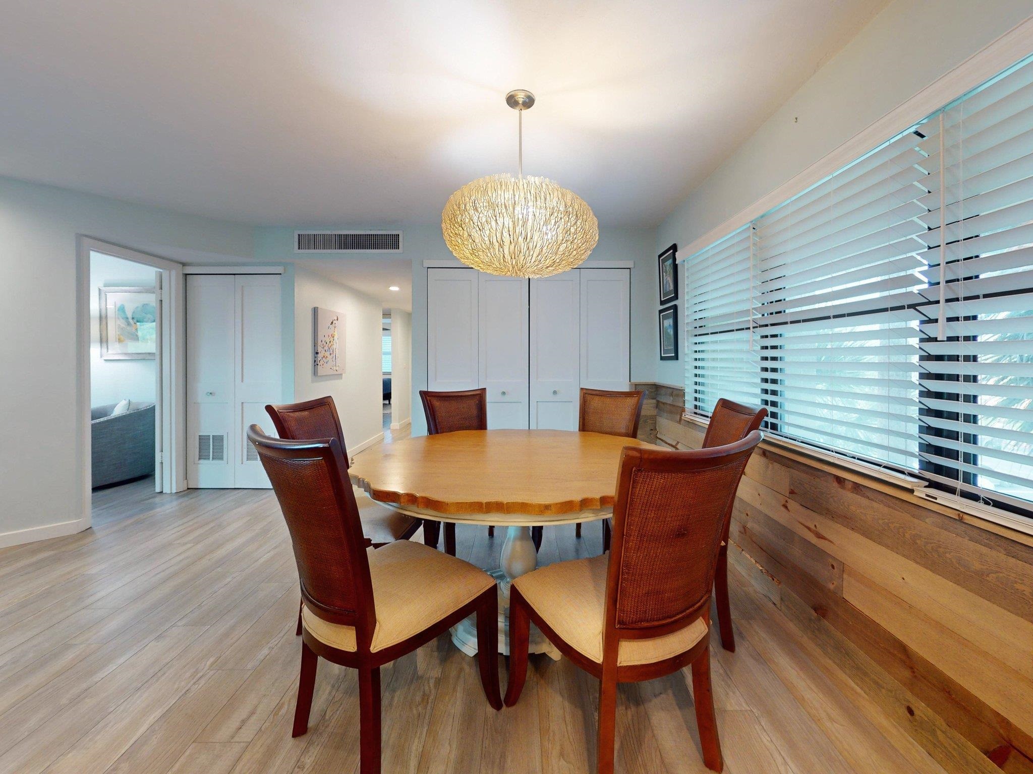 Image 25 of 100 For 301 Premier Vista Way