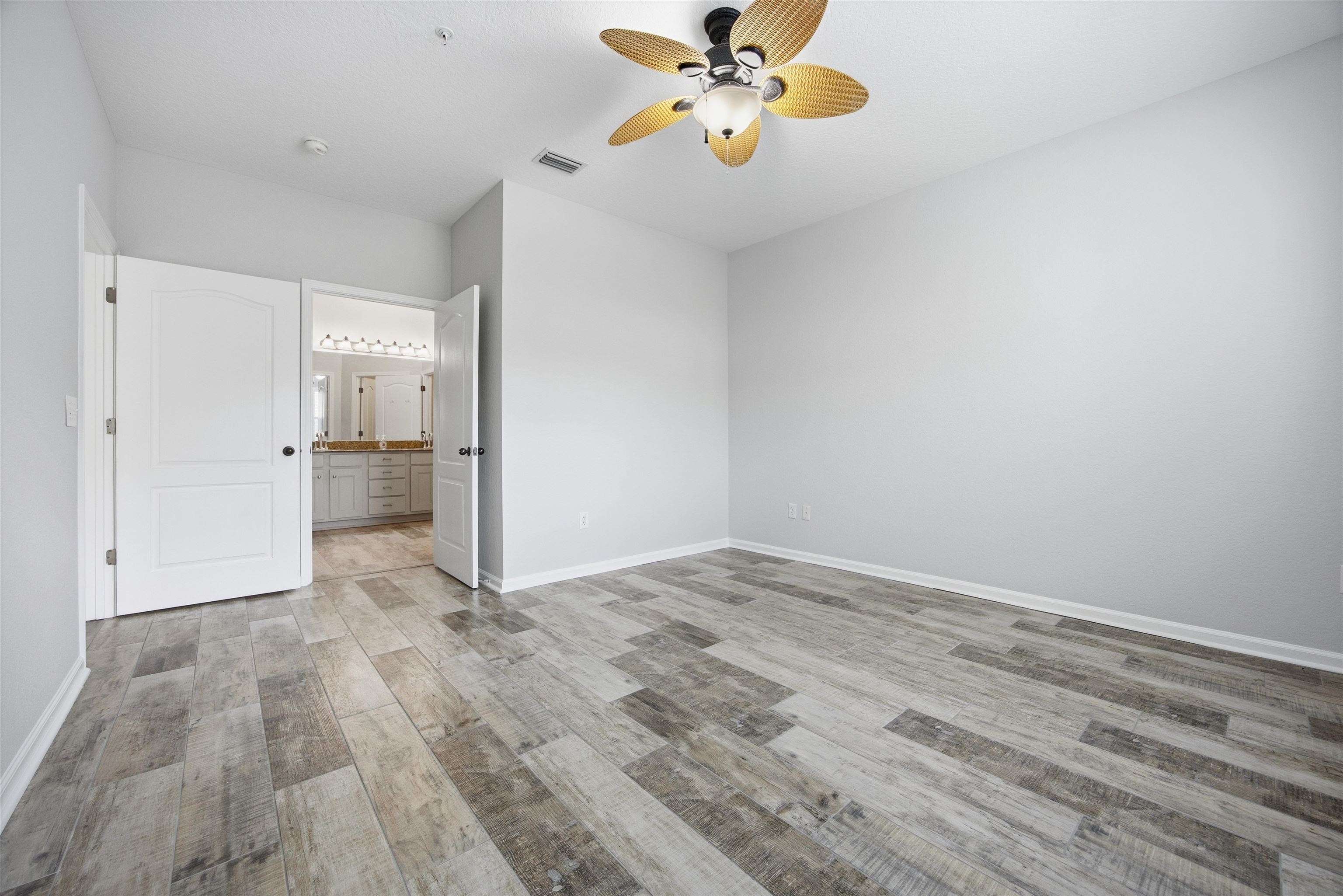 Image 12 of 22 For 115 Pine Hollow Trl E 106