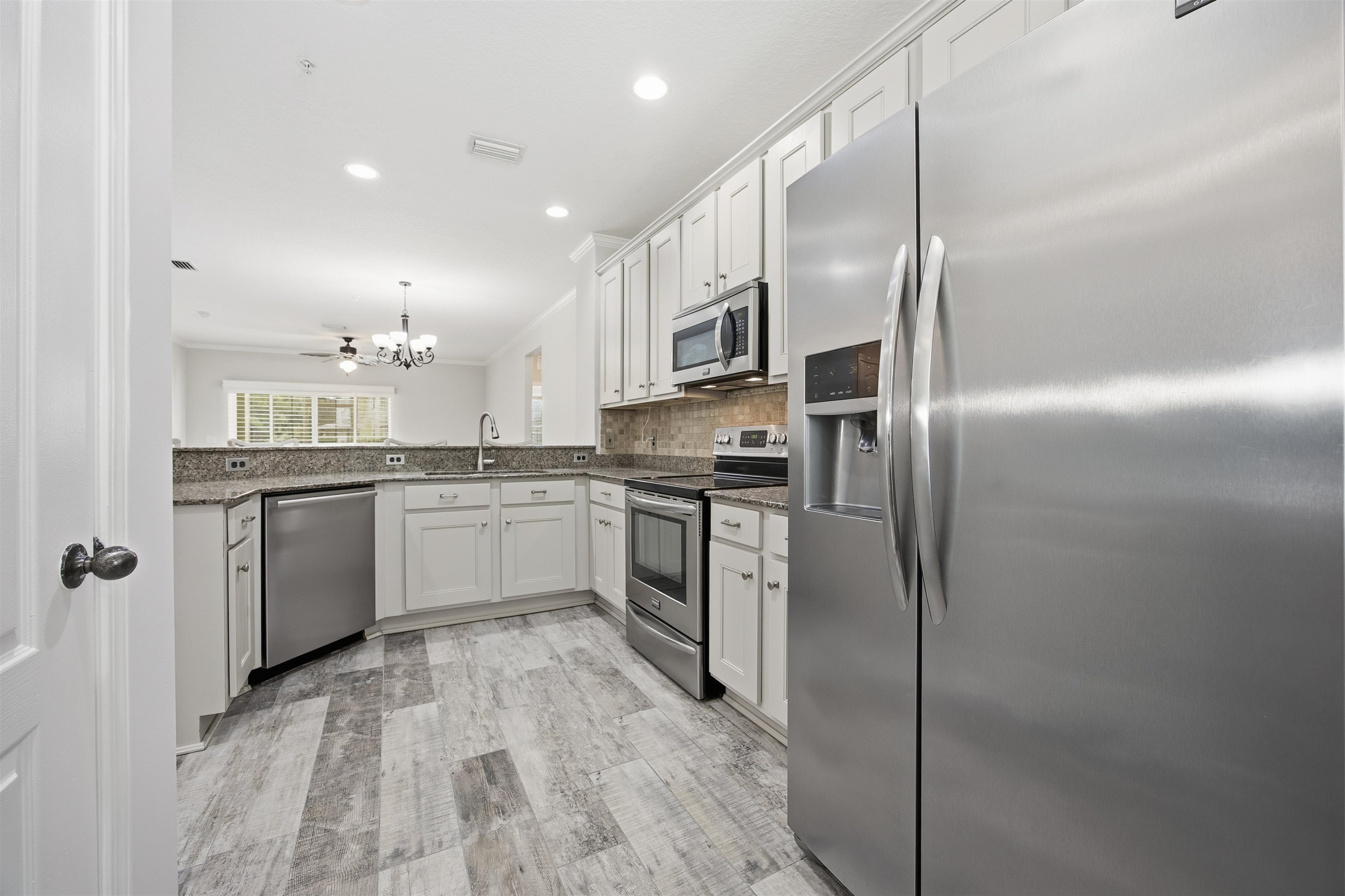 Image 5 of 22 For 115 Pine Hollow Trl E 106