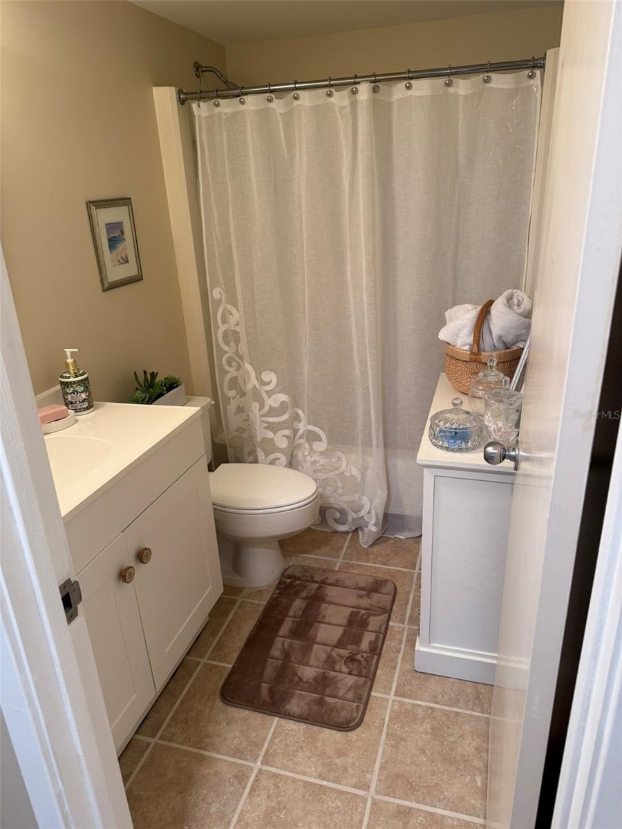 Image 16 of 26 For 42 Club House Dr  205