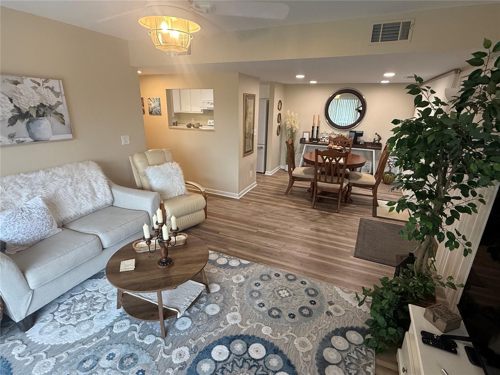 Image 3 of 26 For 42 Club House Dr  205