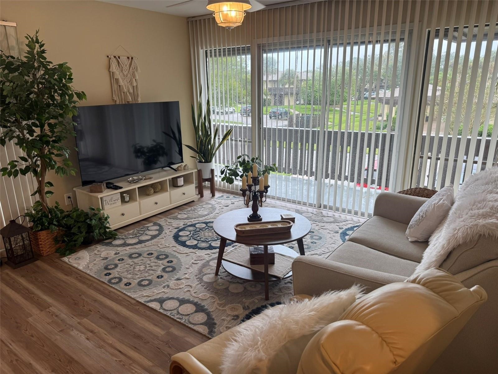 Image 4 of 26 For 42 Club House Dr  205