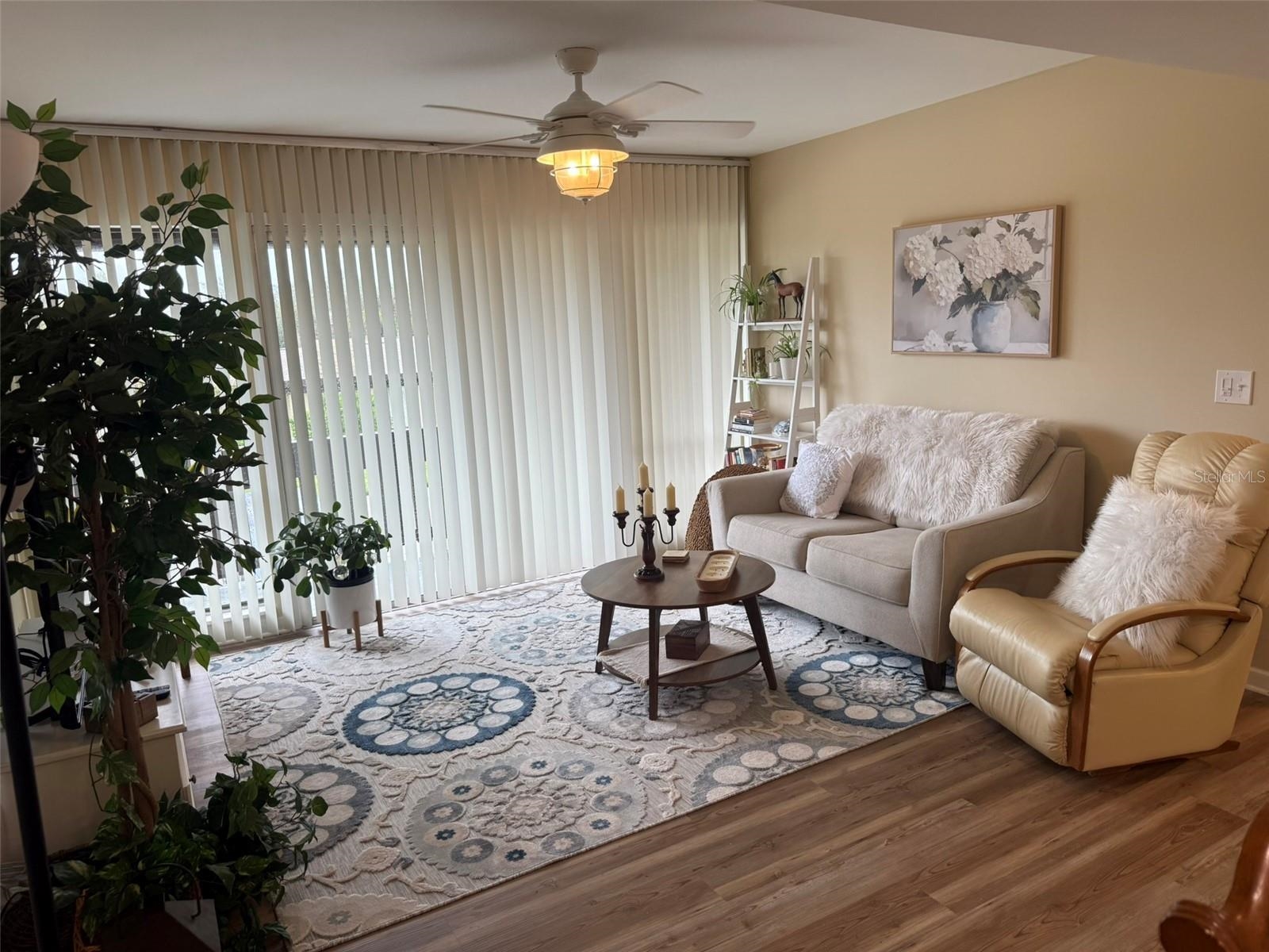 Image 5 of 26 For 42 Club House Dr  205