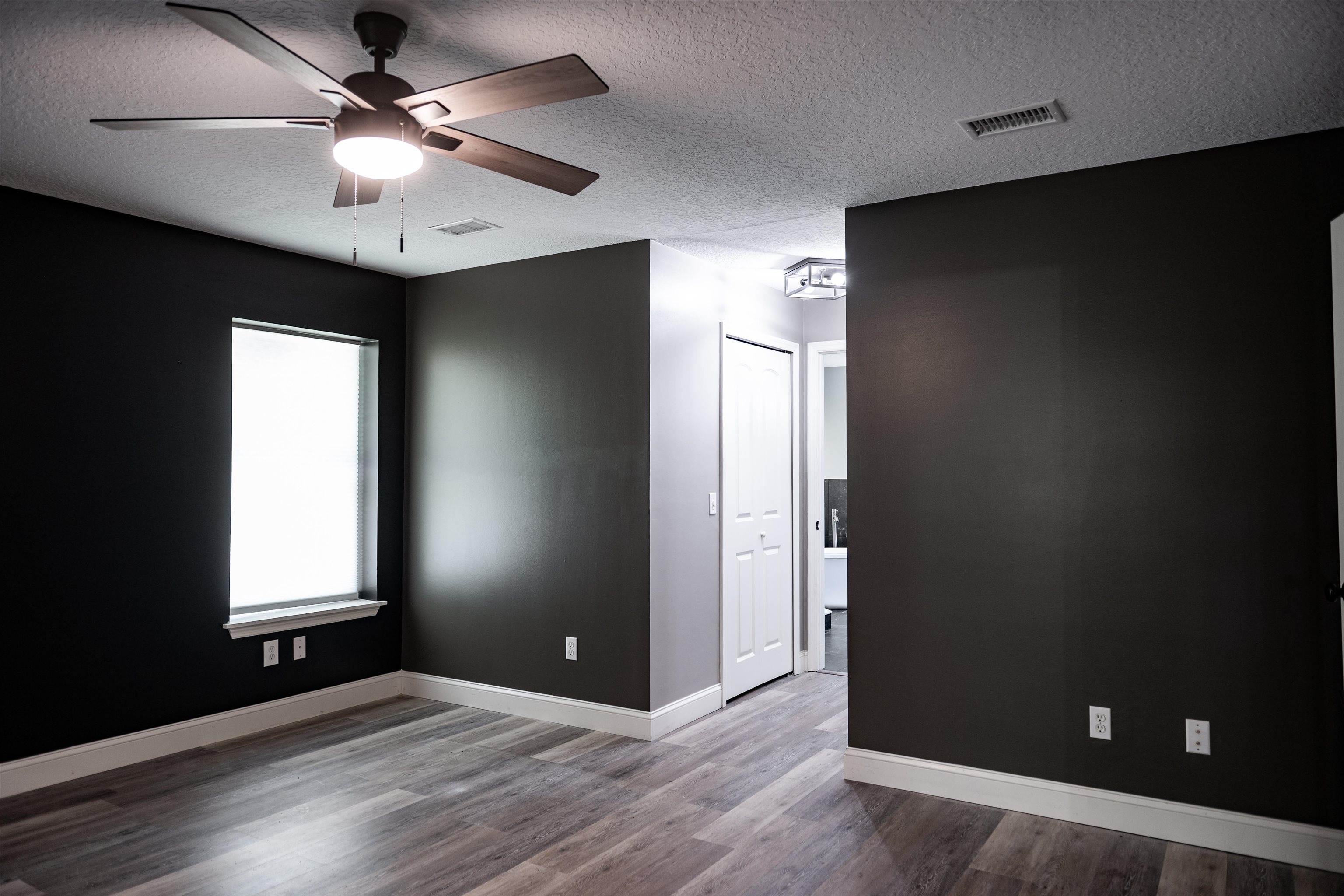 Image 31 of 42 For 2950 Kings Rd