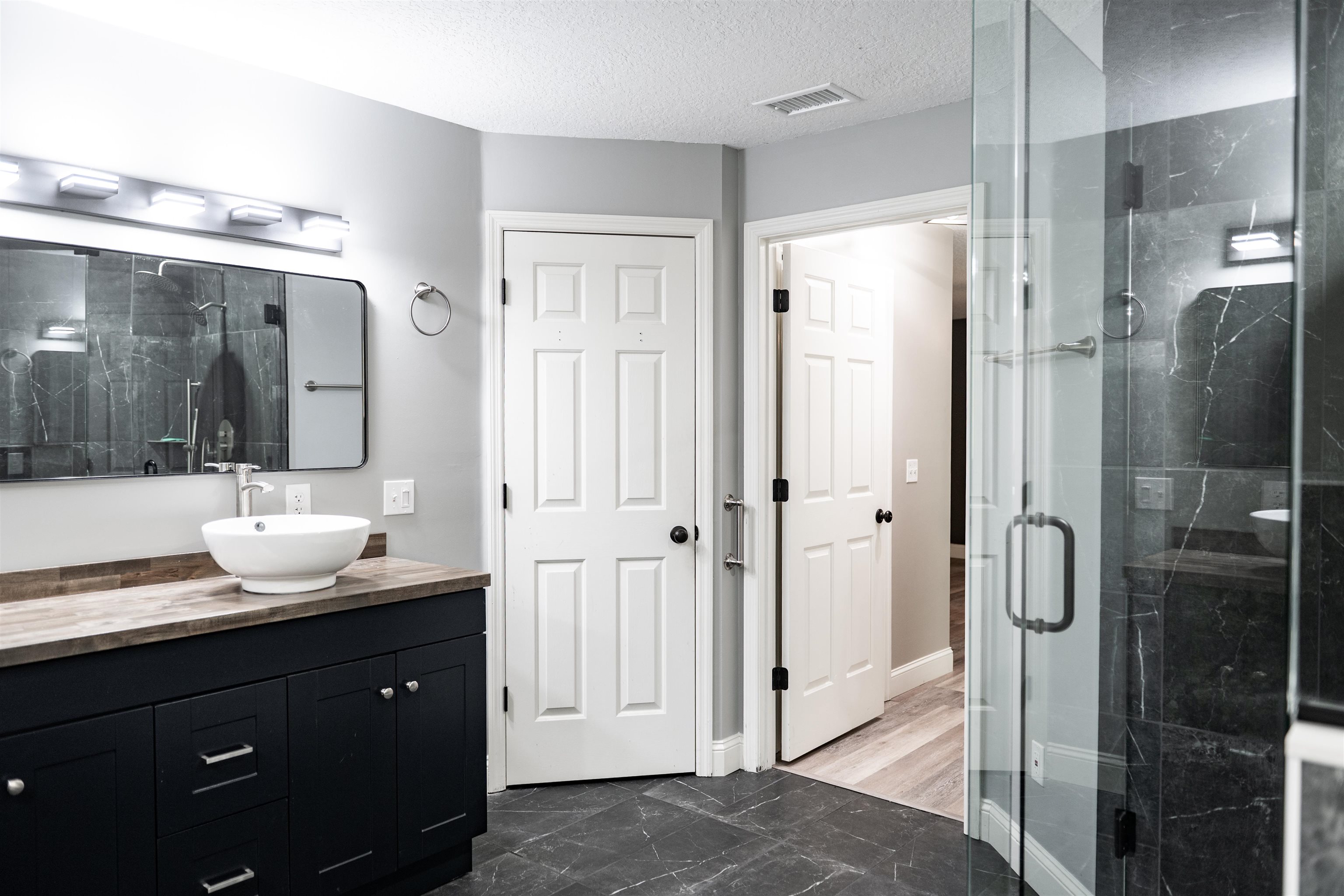 Image 36 of 42 For 2950 Kings Rd