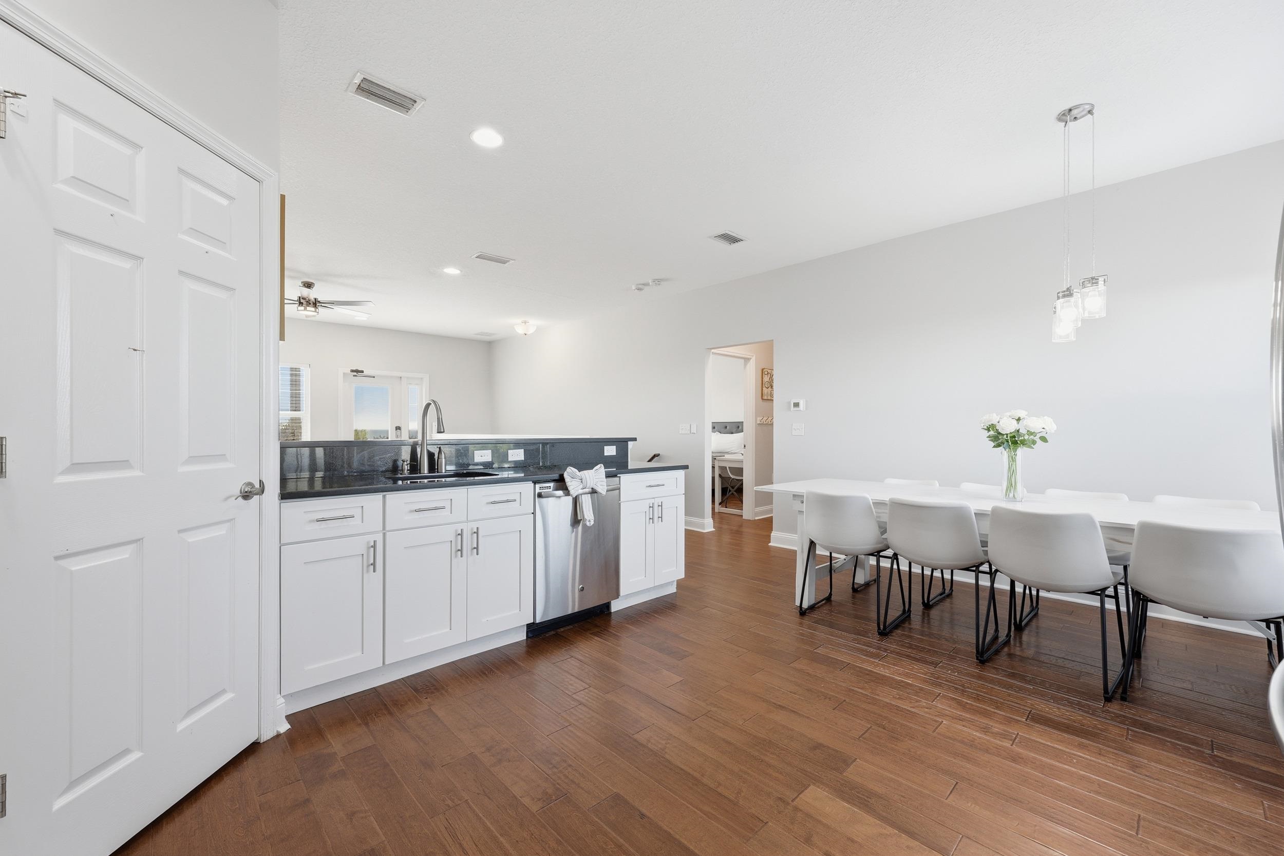 Image 10 of 63 For 4969 Alta Vista Ave