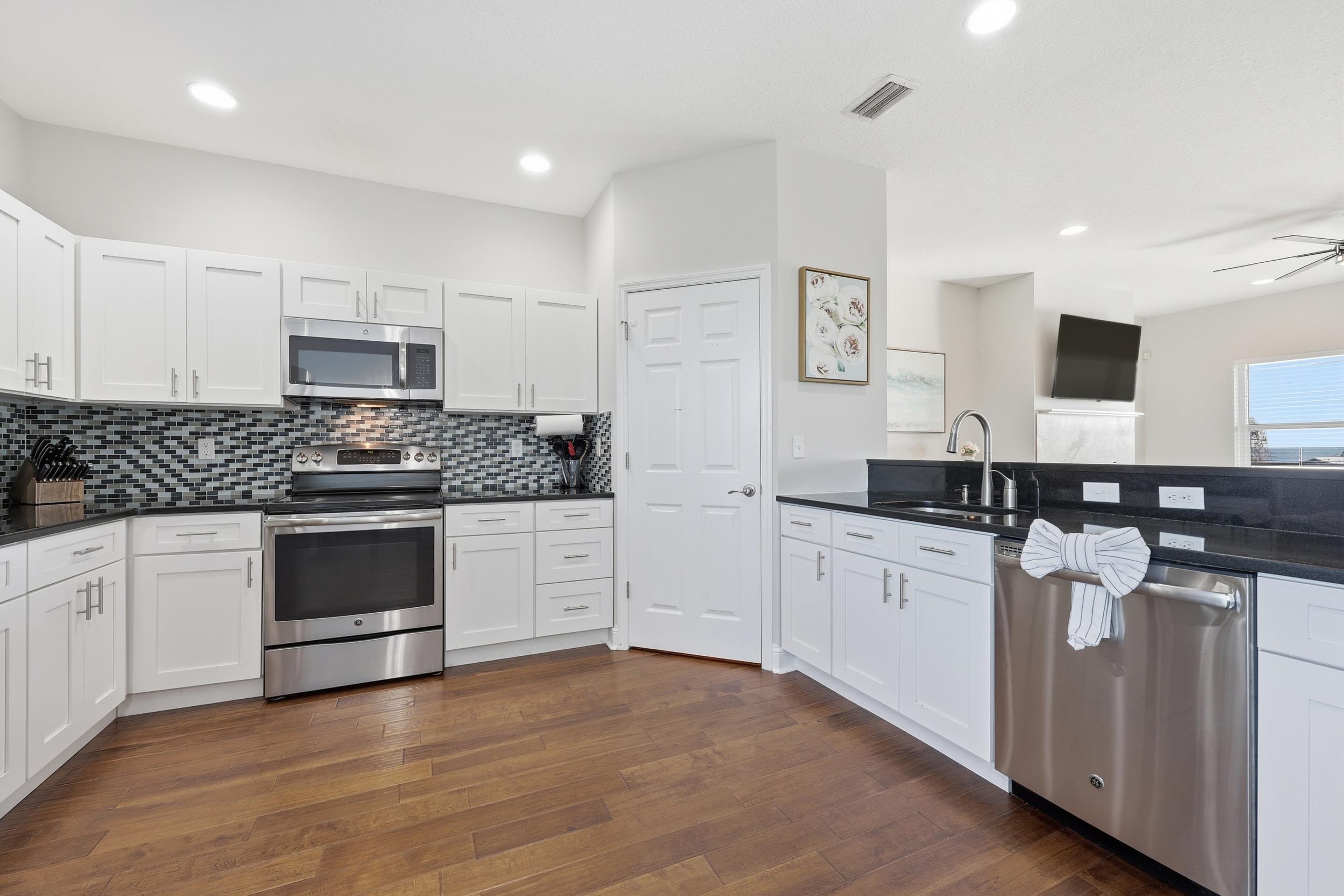 Image 12 of 63 For 4969 Alta Vista Ave