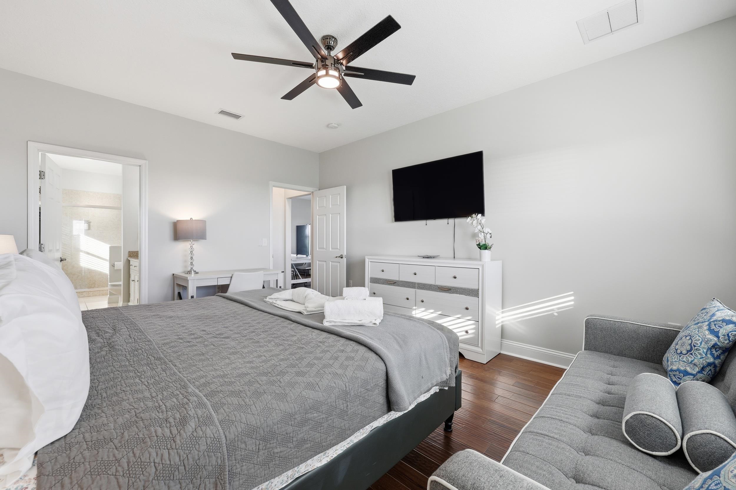 Image 19 of 63 For 4969 Alta Vista Ave