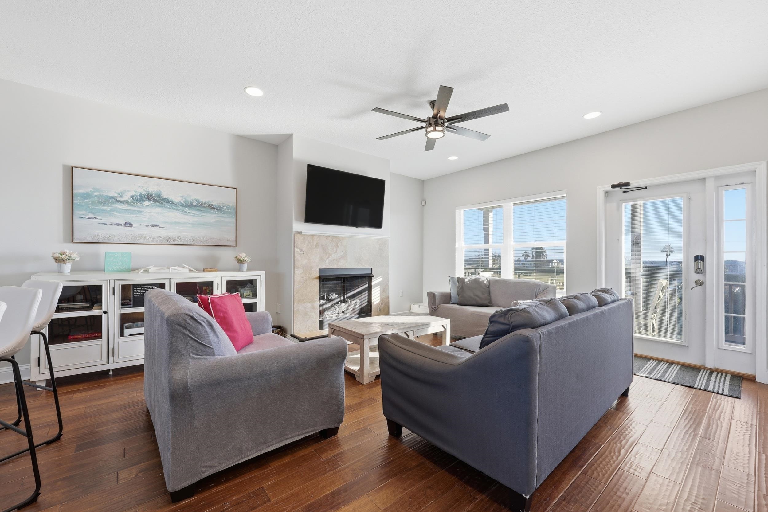 Image 3 of 63 For 4969 Alta Vista Ave