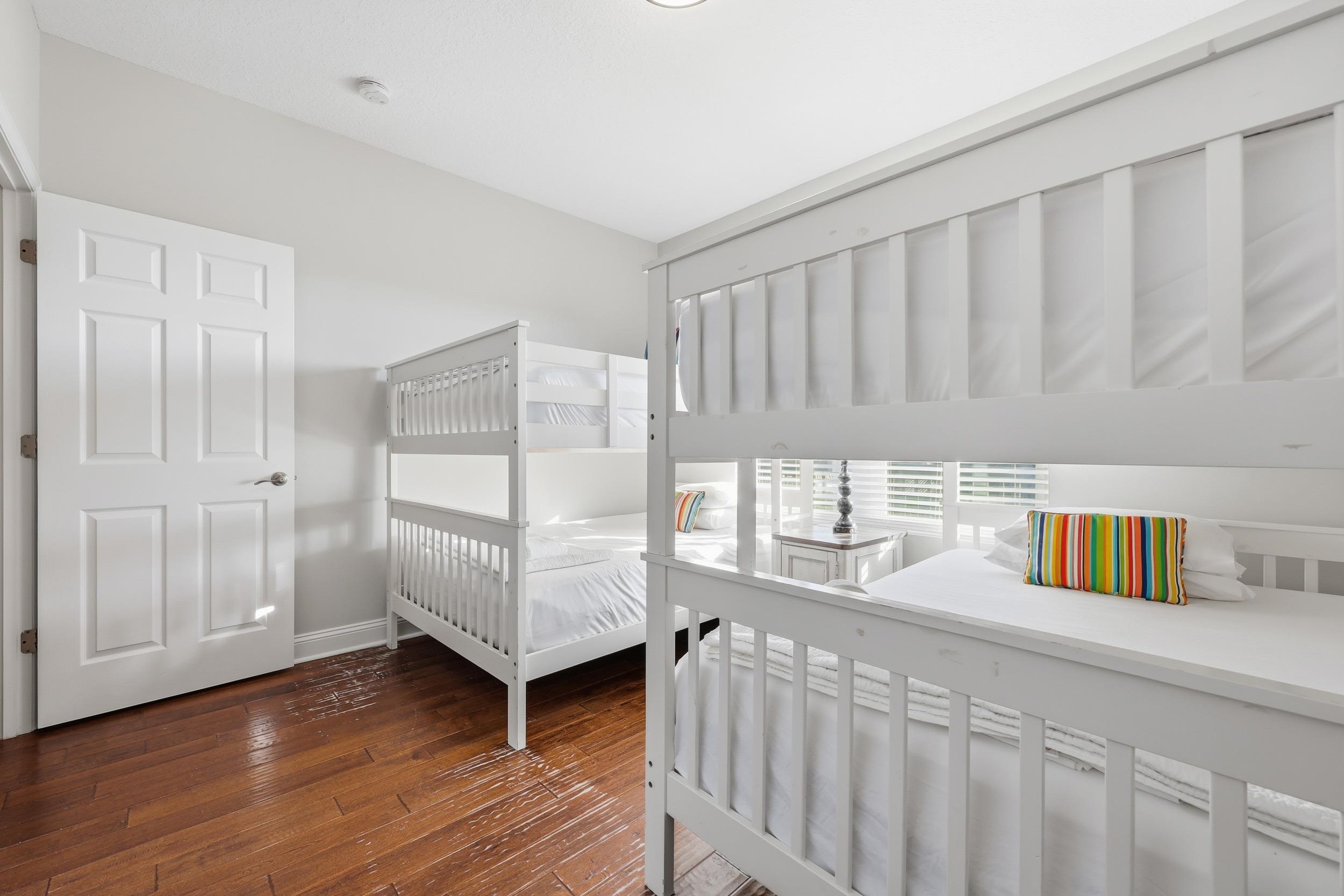 Image 33 of 63 For 4969 Alta Vista Ave