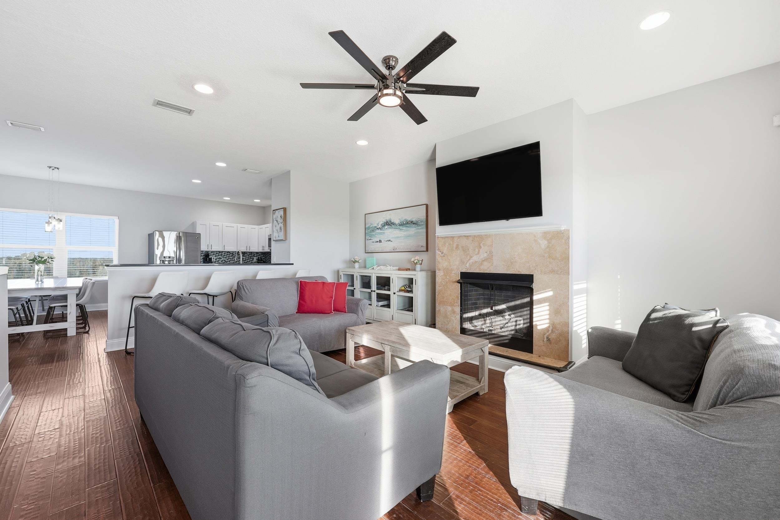 Image 4 of 63 For 4969 Alta Vista Ave