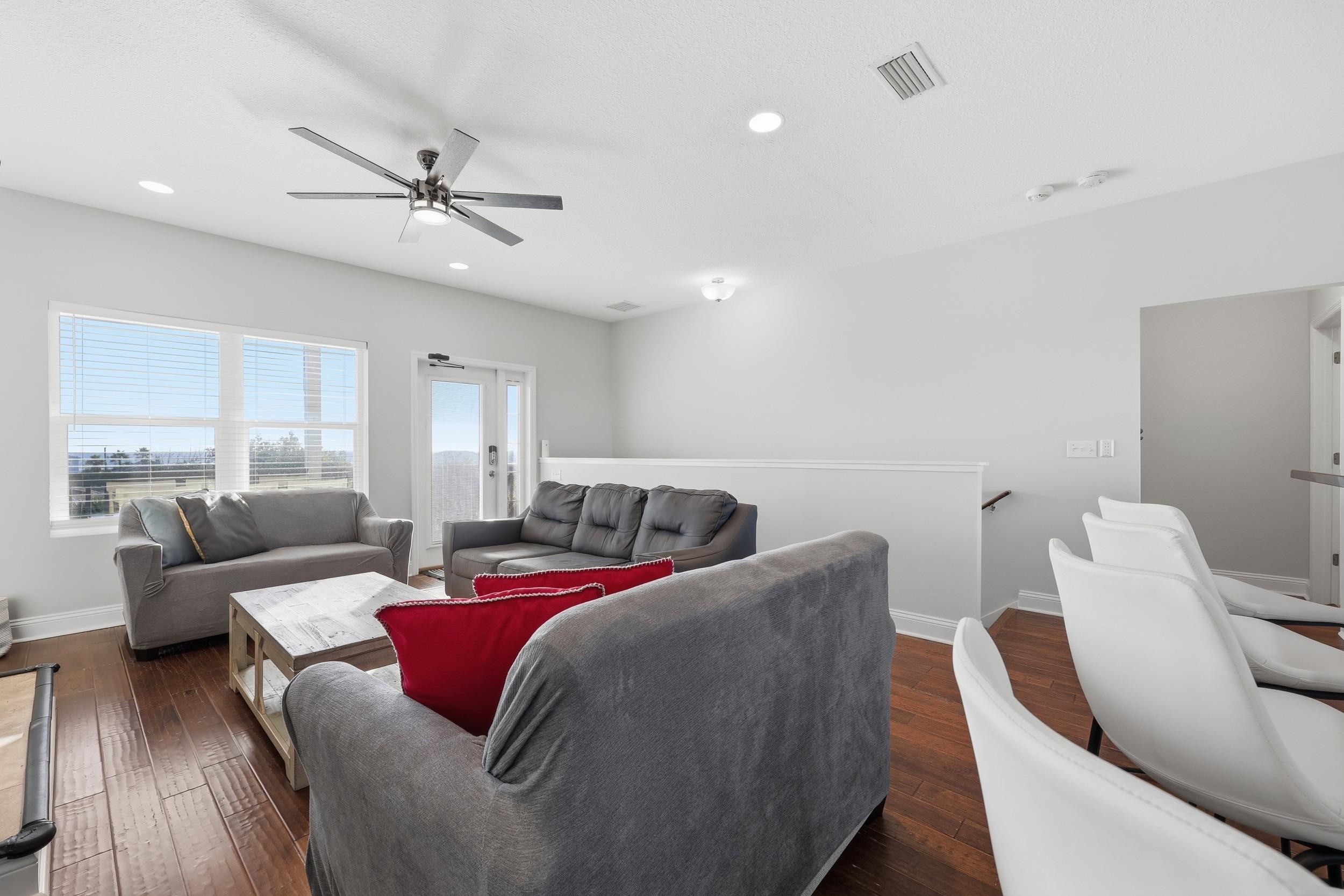 Image 6 of 63 For 4969 Alta Vista Ave