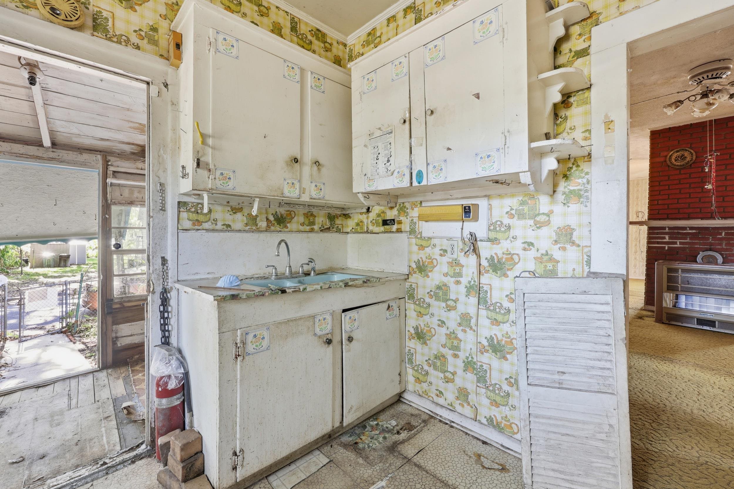 Image 10 of 39 For 9 Masters Dr