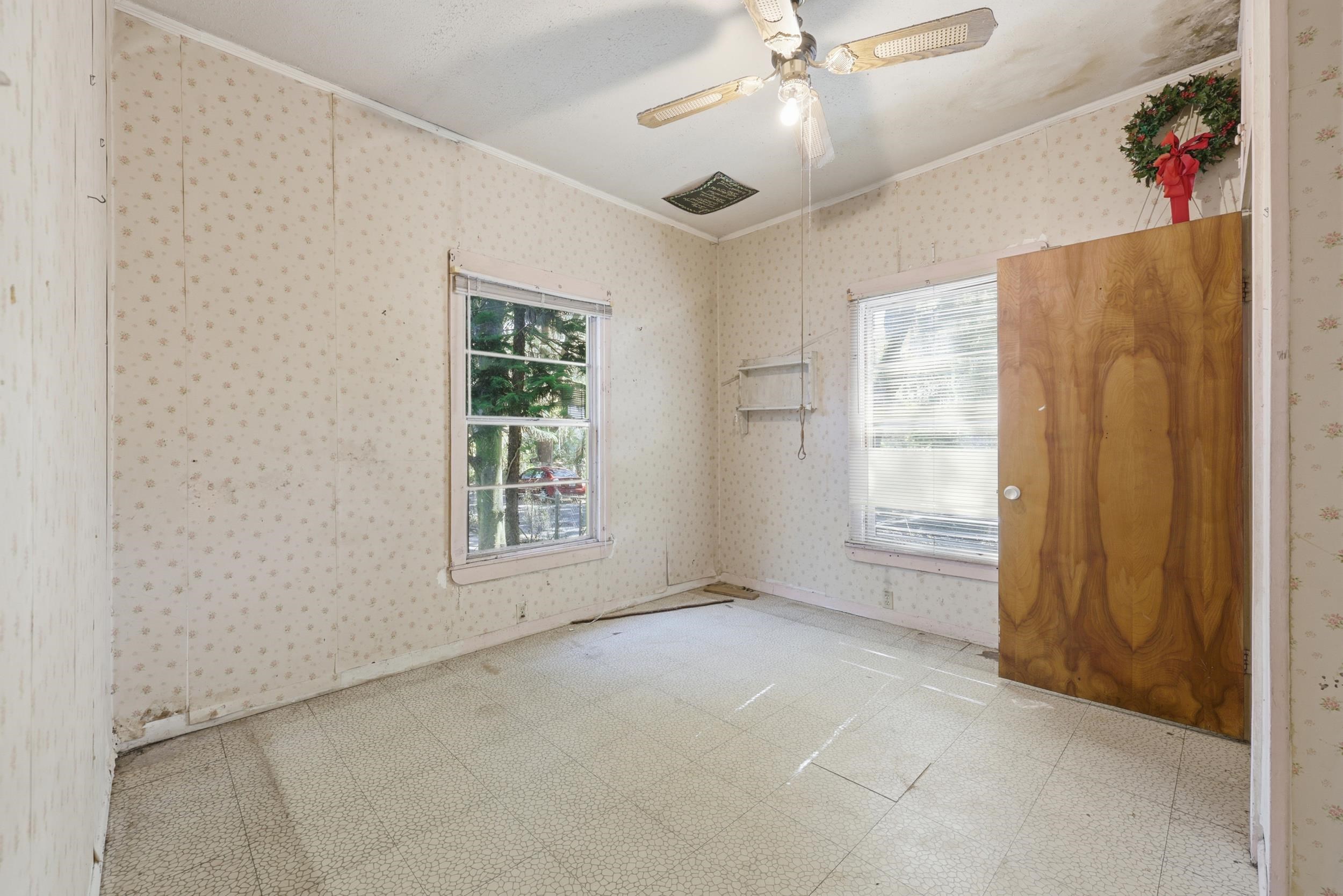 Image 12 of 39 For 9 Masters Dr