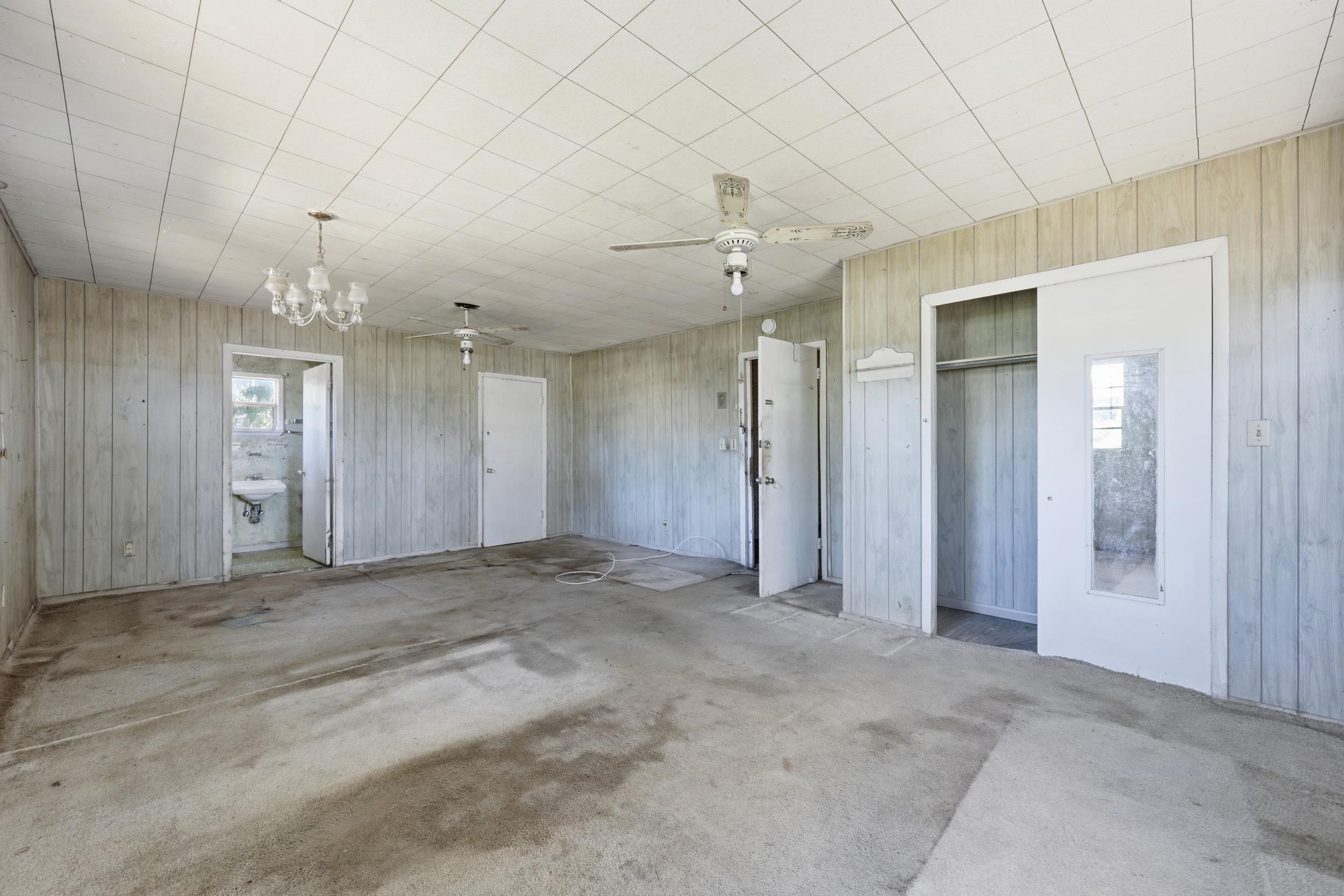 Image 19 of 39 For 9 Masters Dr