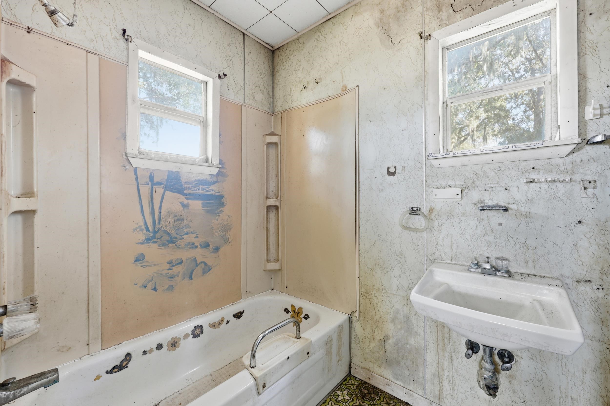 Image 20 of 39 For 9 Masters Dr