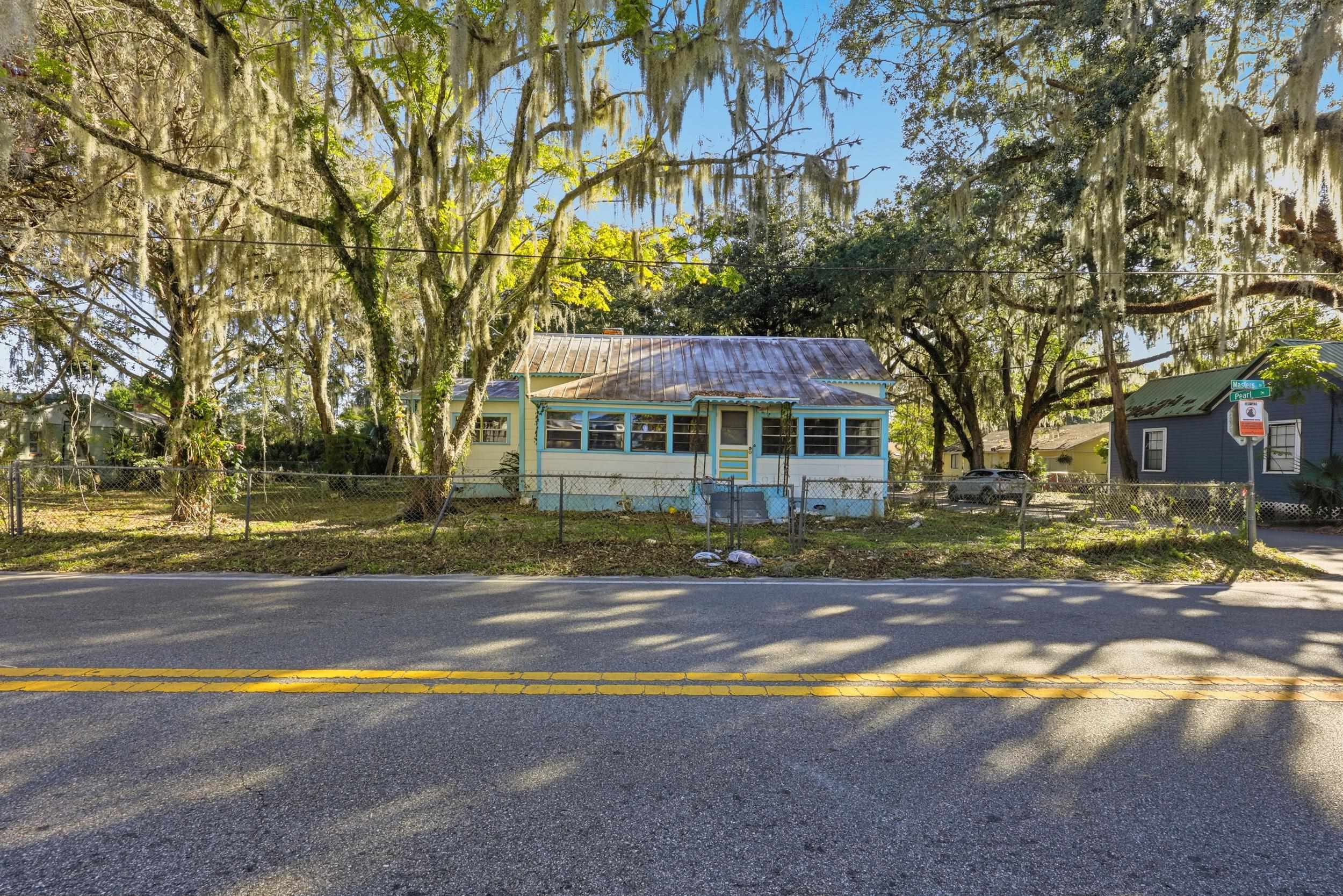 Image 25 of 39 For 9 Masters Dr