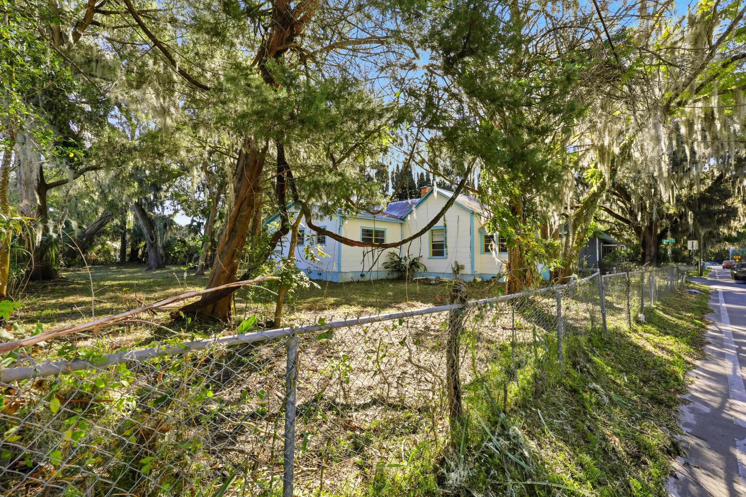 Image 27 of 39 For 9 Masters Dr