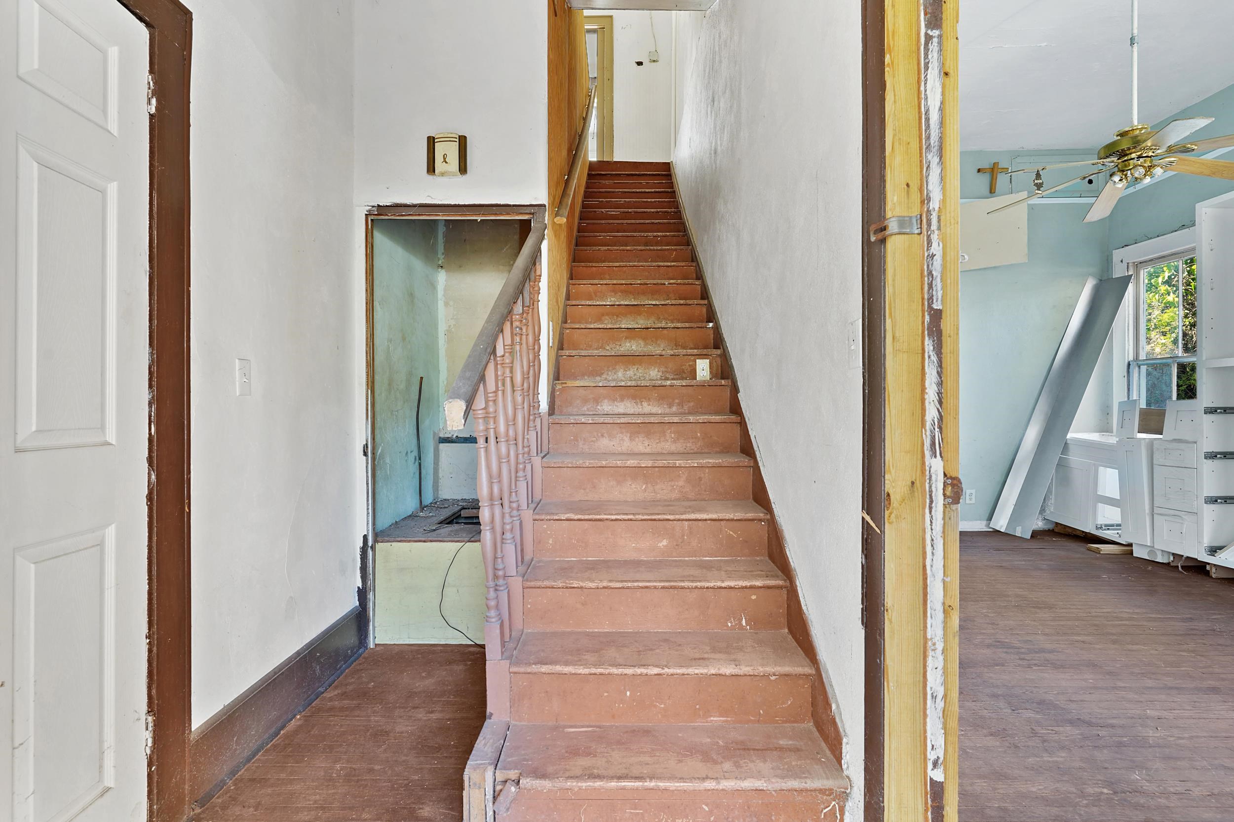 Image 16 of 44 For 221 5th St S