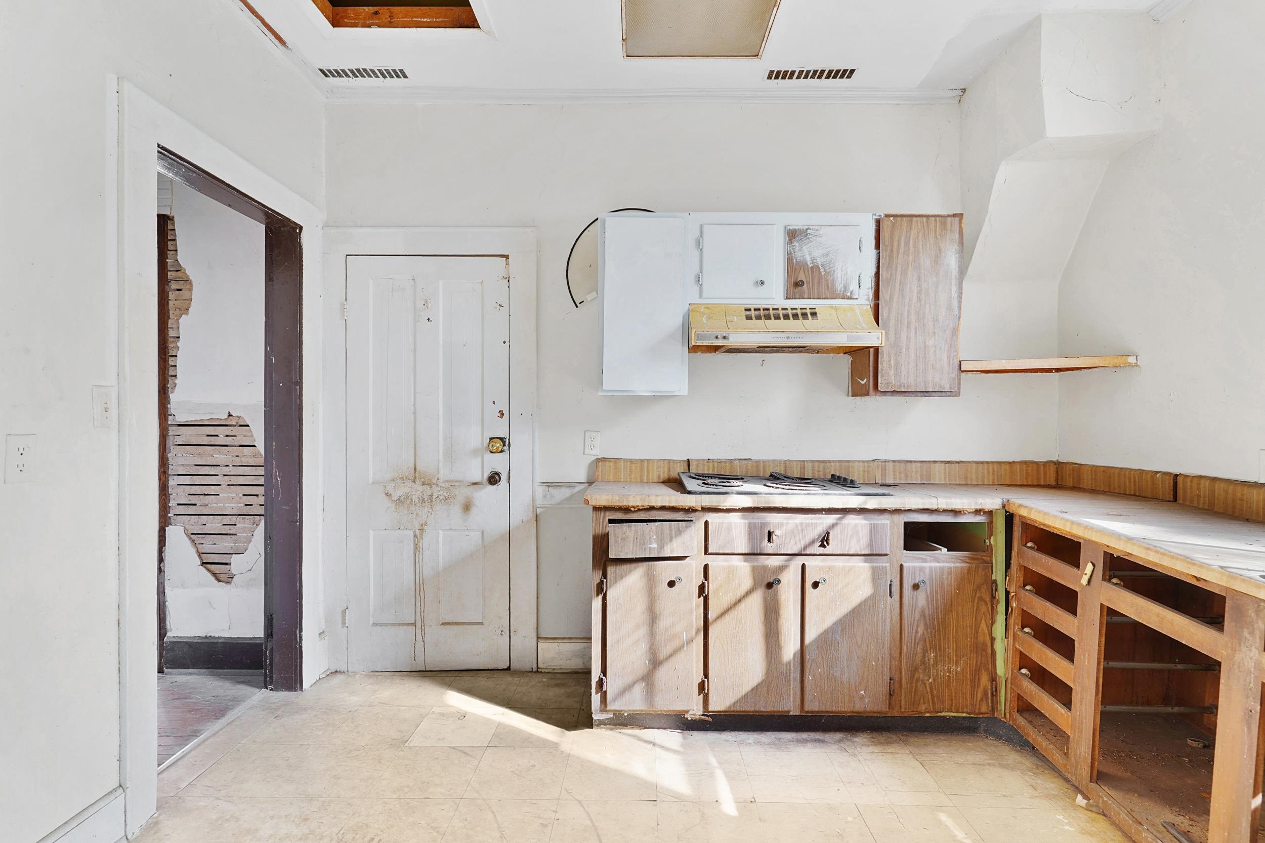 Image 18 of 44 For 221 5th St S