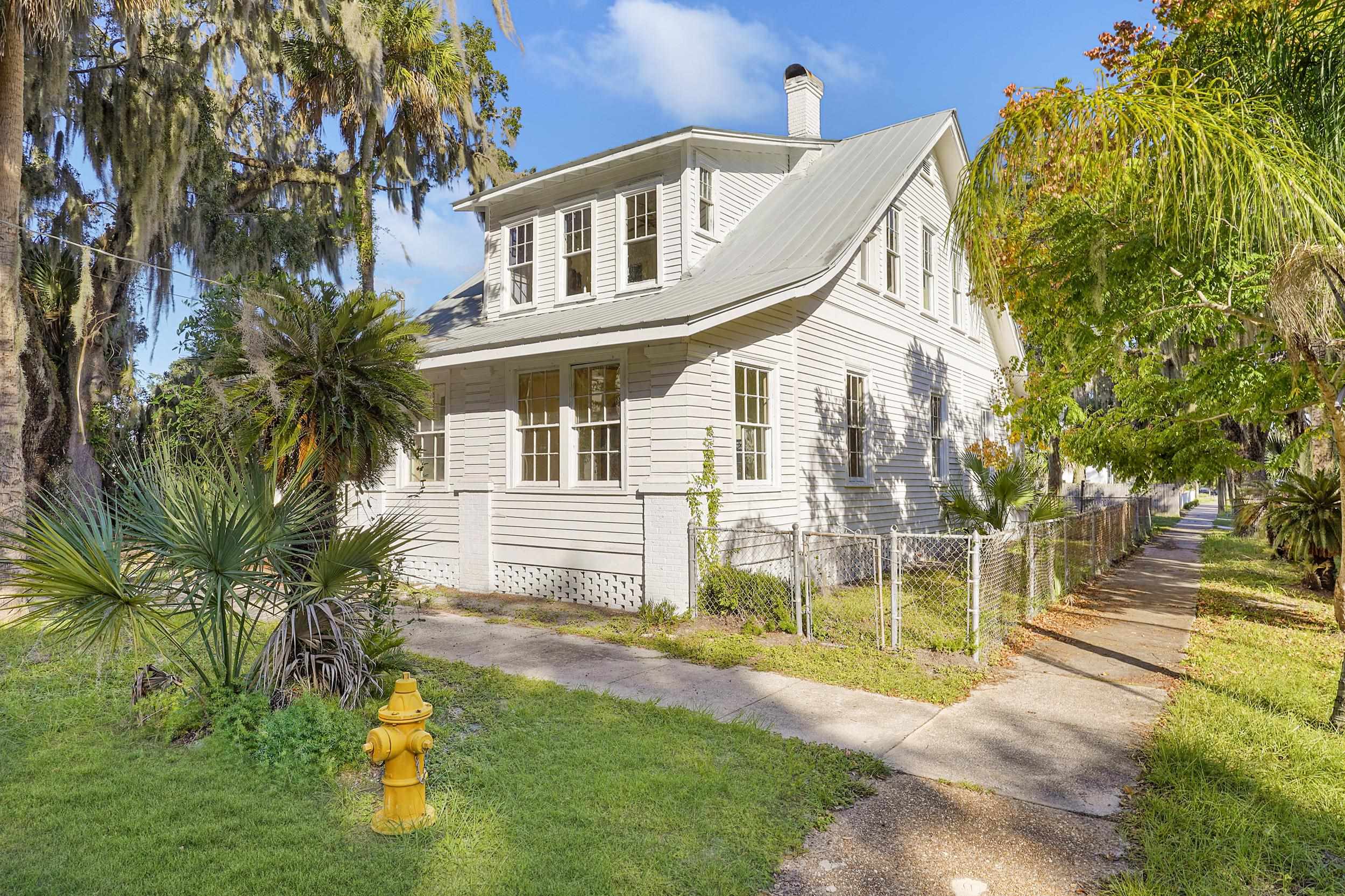 Image 2 of 44 For 221 5th St S