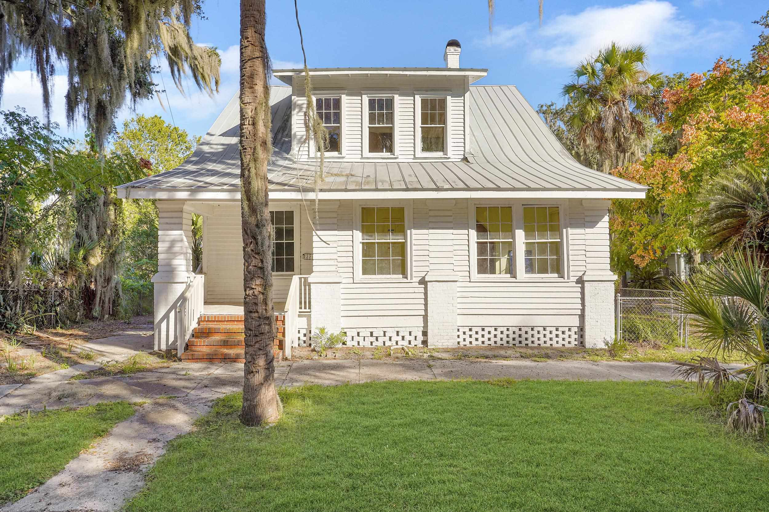 Image 3 of 44 For 221 5th St S