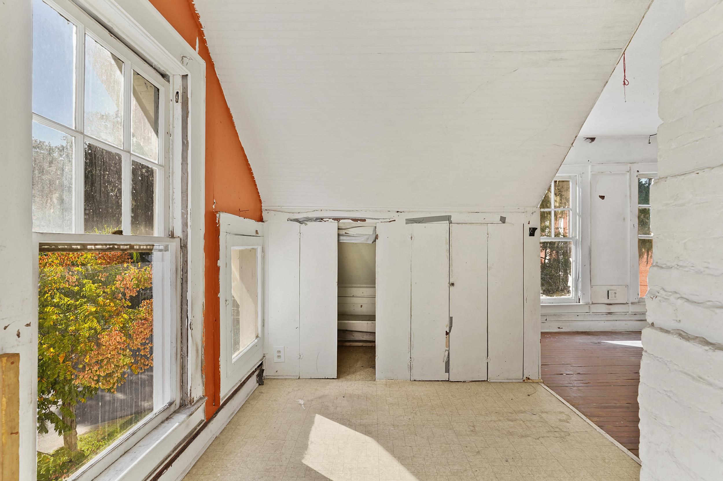 Image 30 of 44 For 221 5th St S