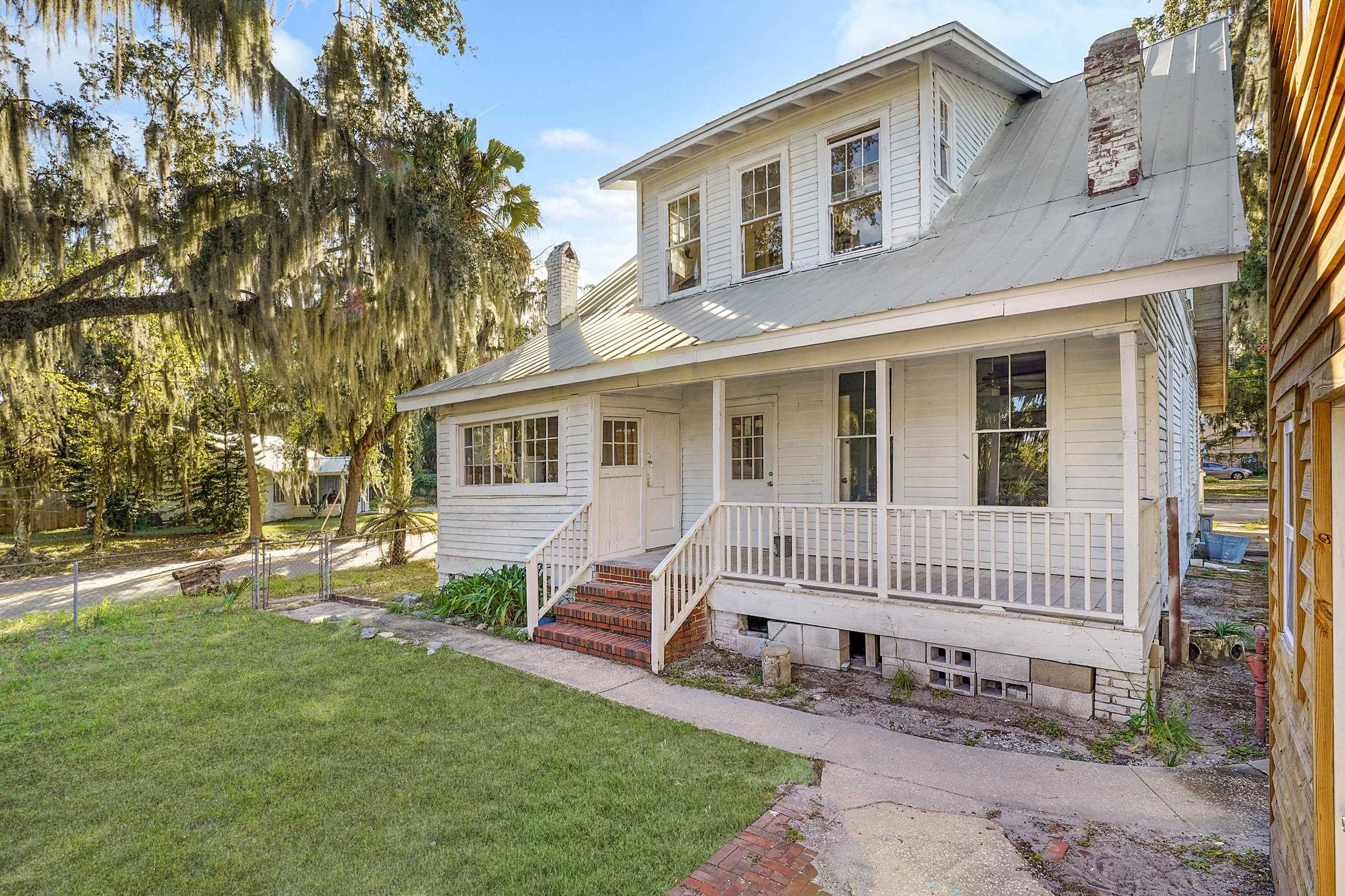 Image 6 of 44 For 221 5th St S