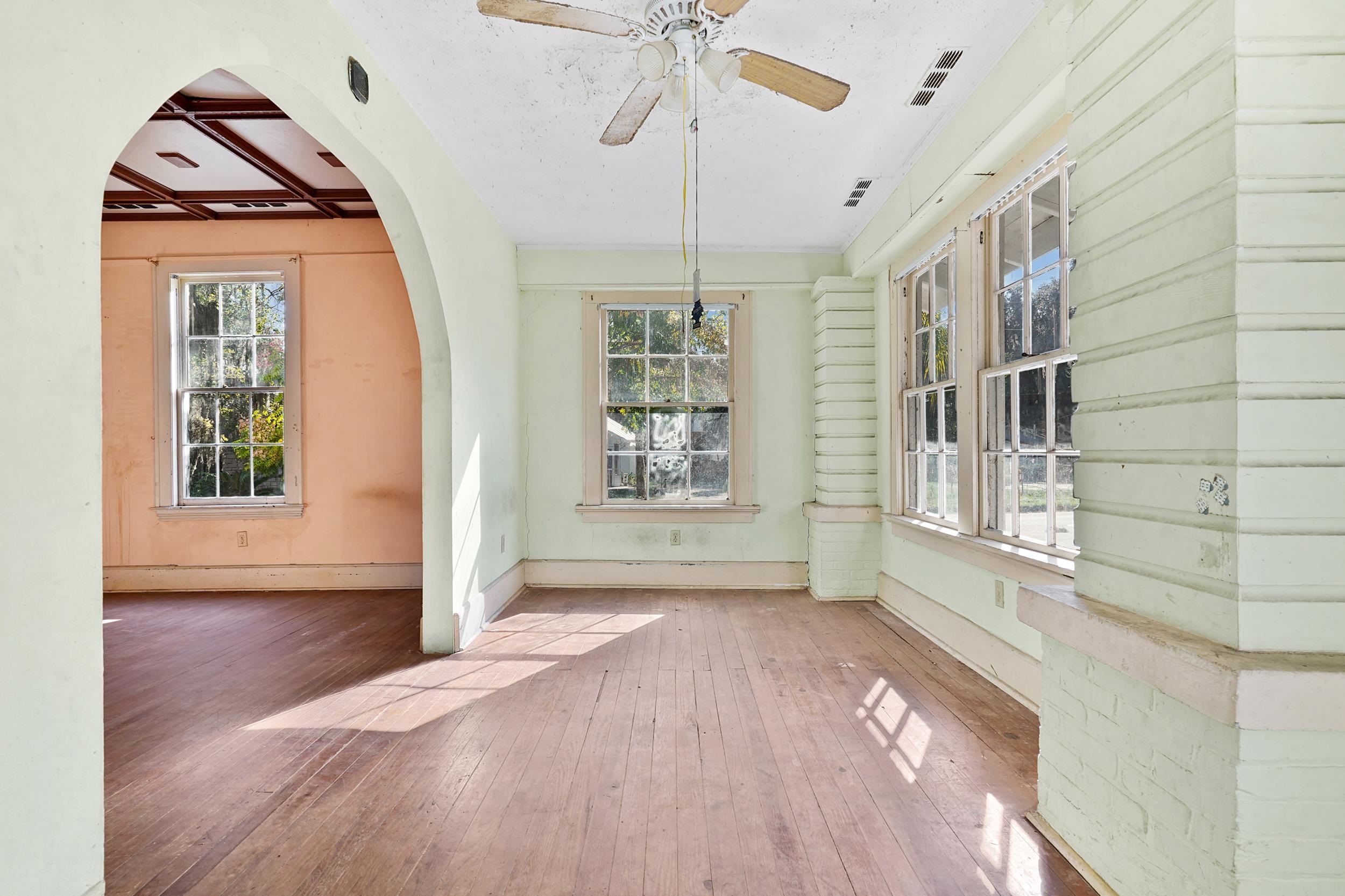 Image 7 of 44 For 221 5th St S