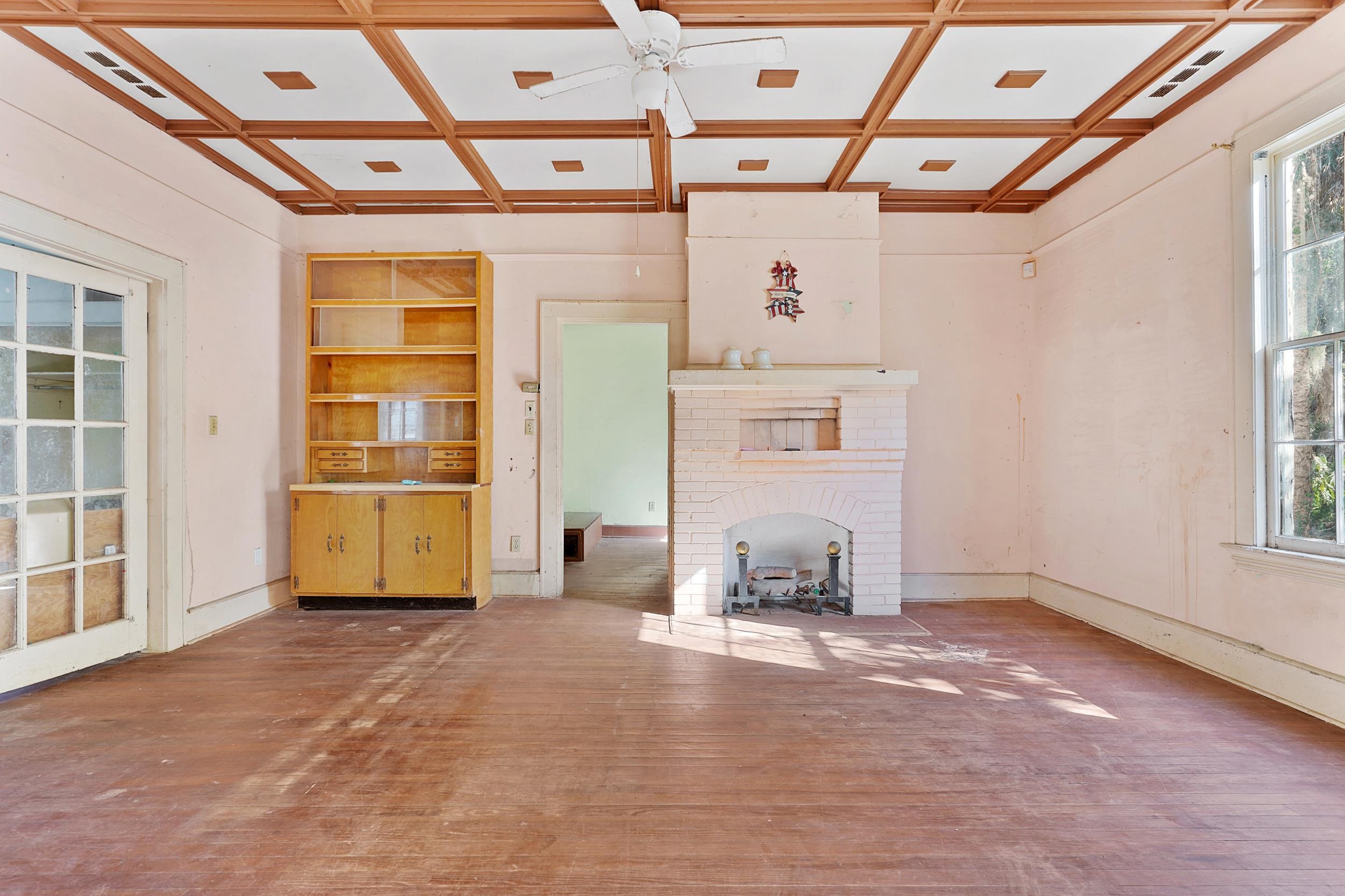 Image 9 of 44 For 221 5th St S