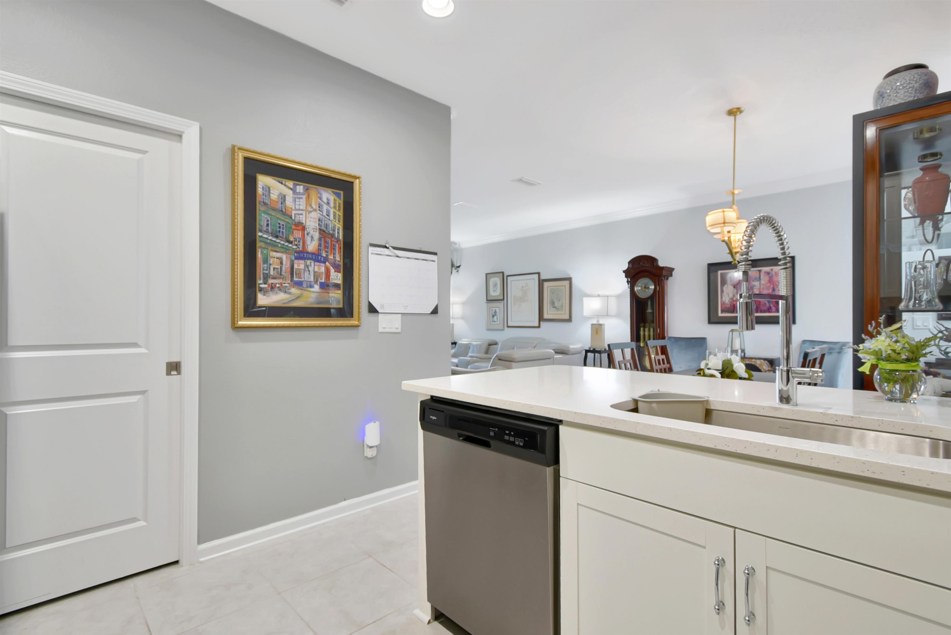 Image 10 of 40 For 108 Leeward Island Dr