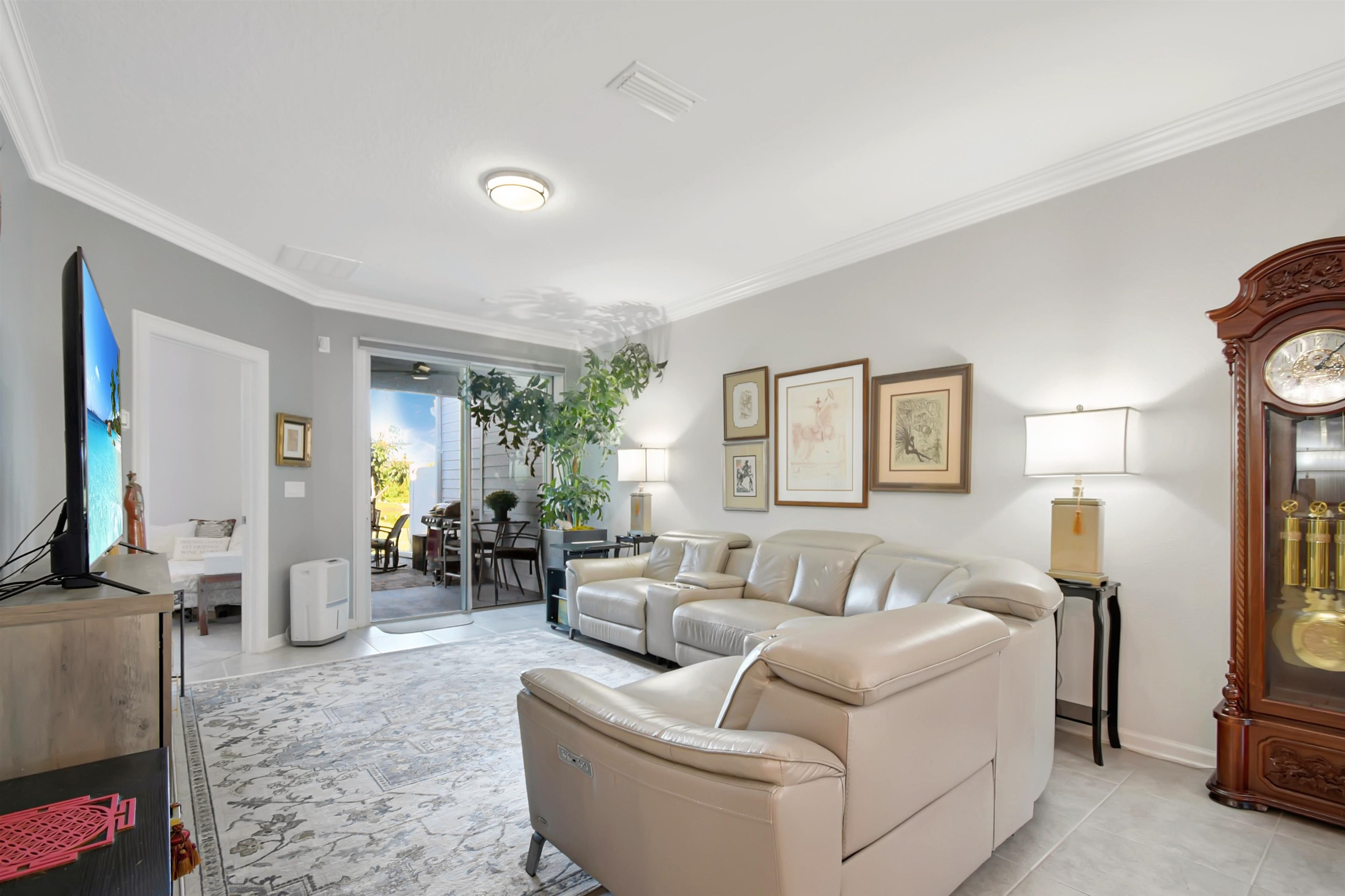 Image 6 of 40 For 108 Leeward Island Dr