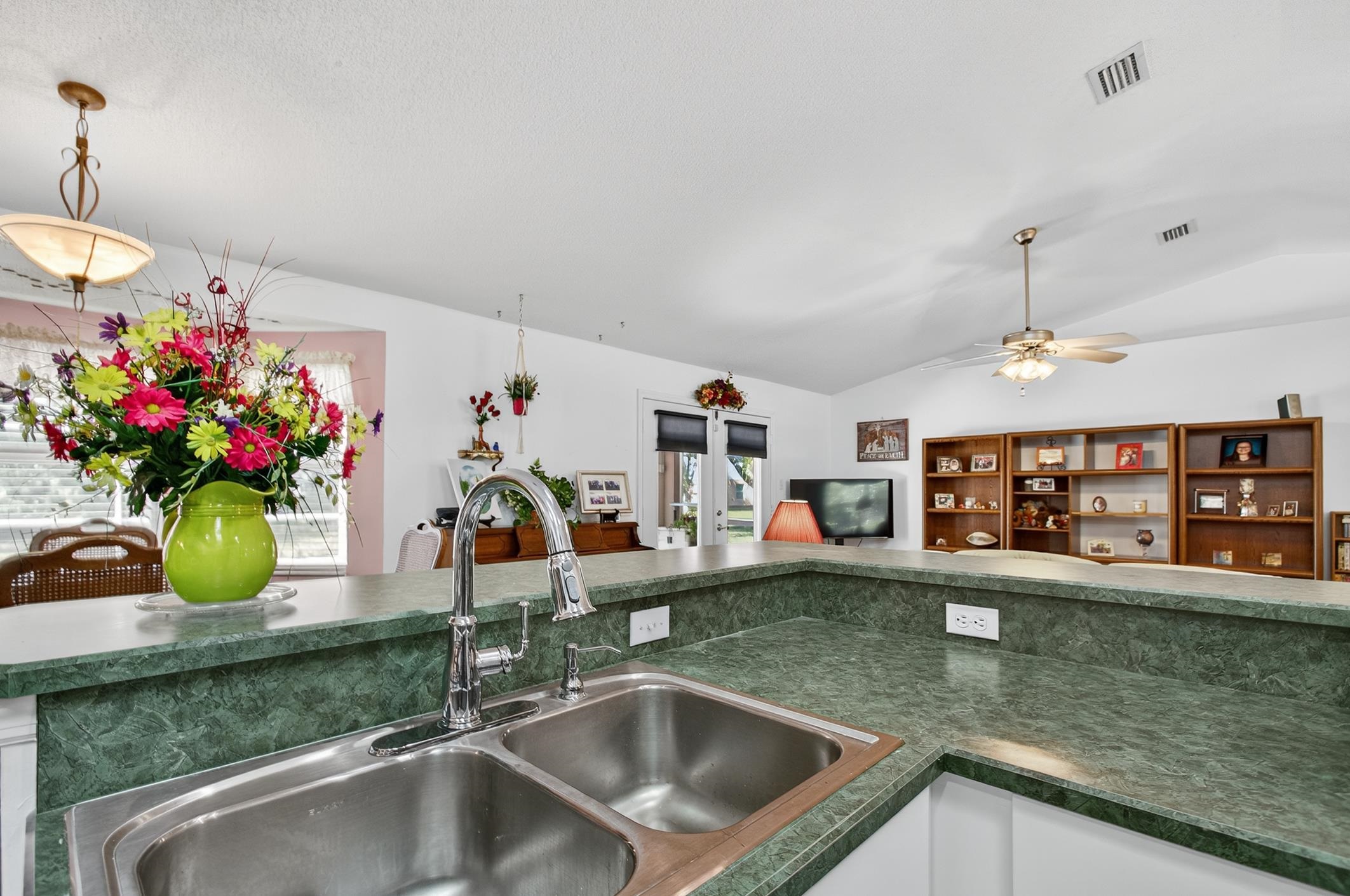 Image 14 of 56 For 2 Long Place