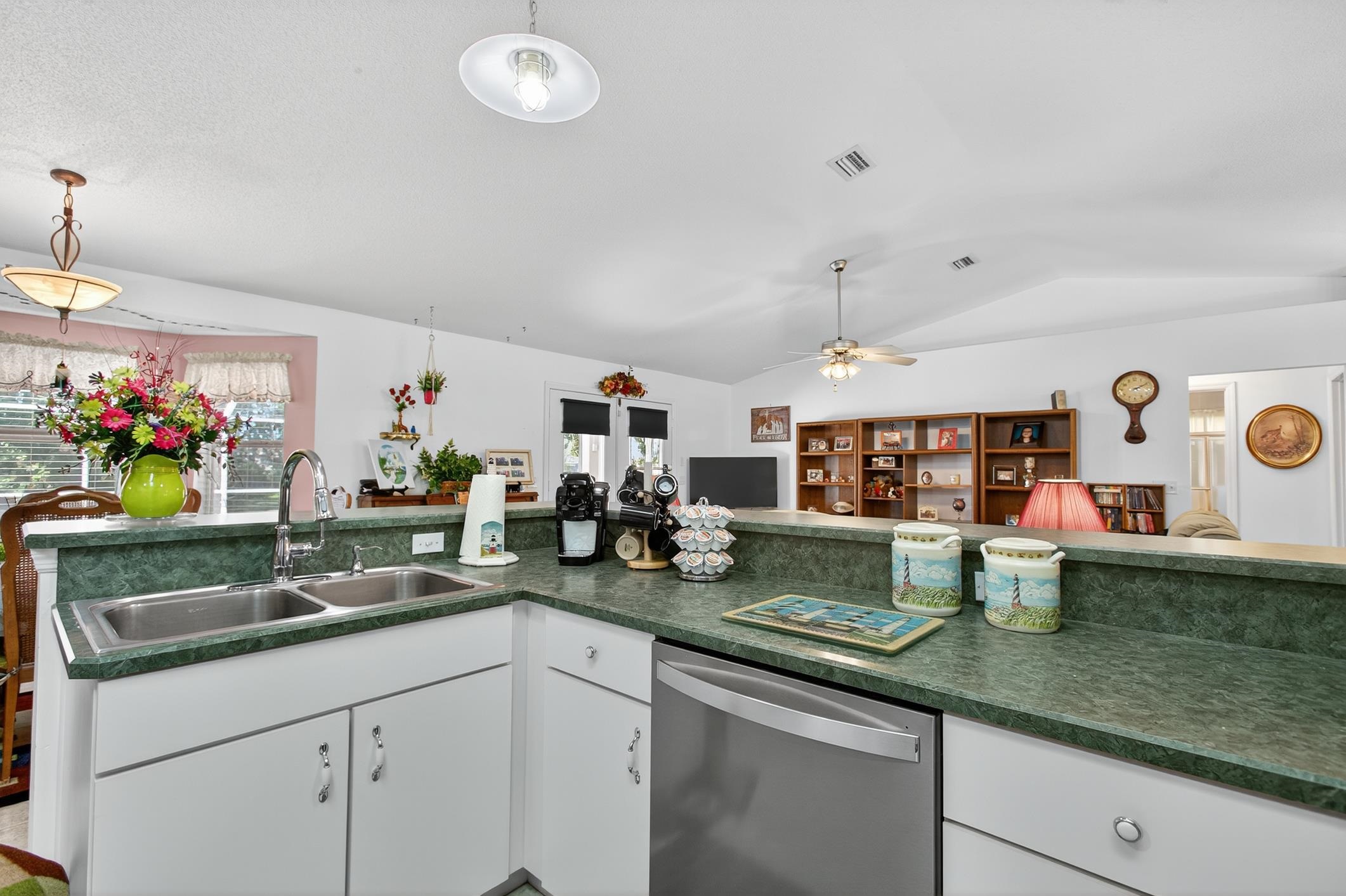 Image 15 of 56 For 2 Long Place