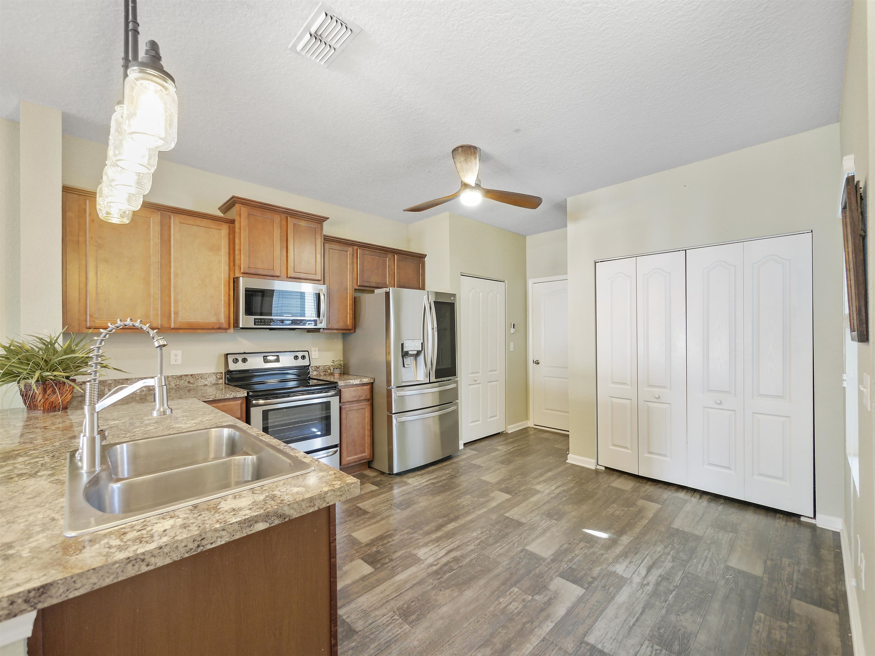 Image 11 of 23 For 66 Buckley Ct