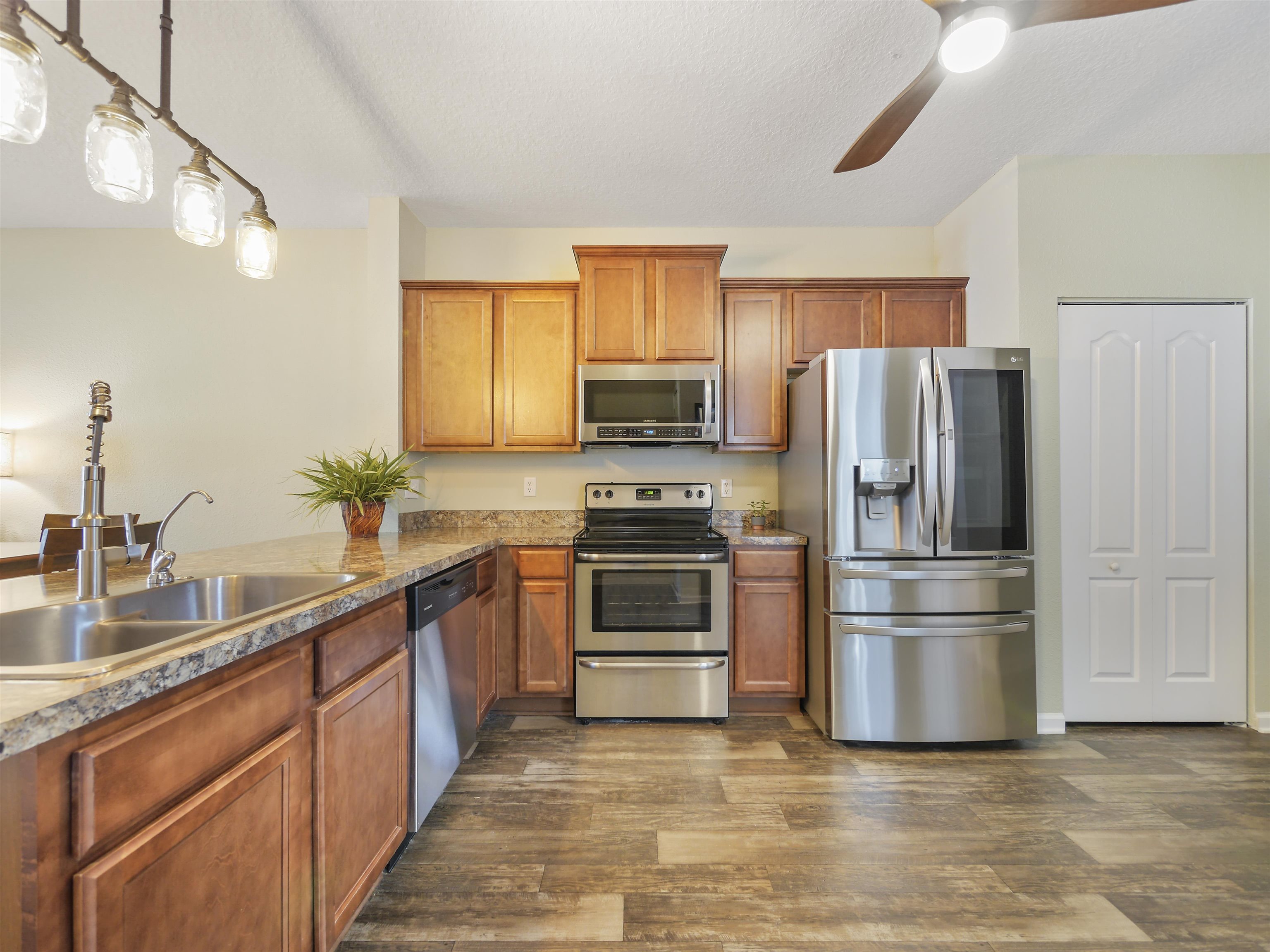 Image 4 of 23 For 66 Buckley Ct