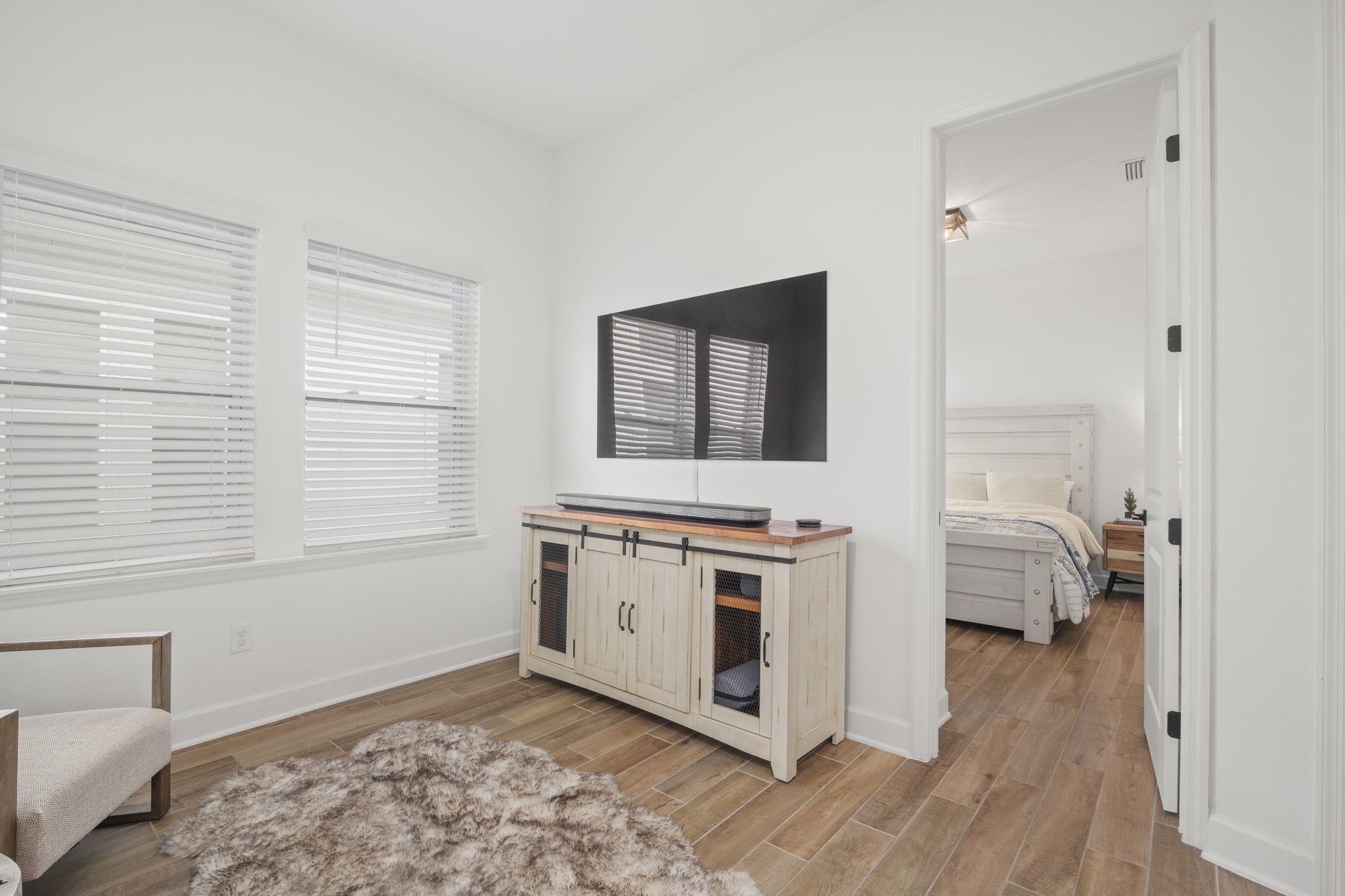 Image 27 of 44 For 11325 Hillsong Ct