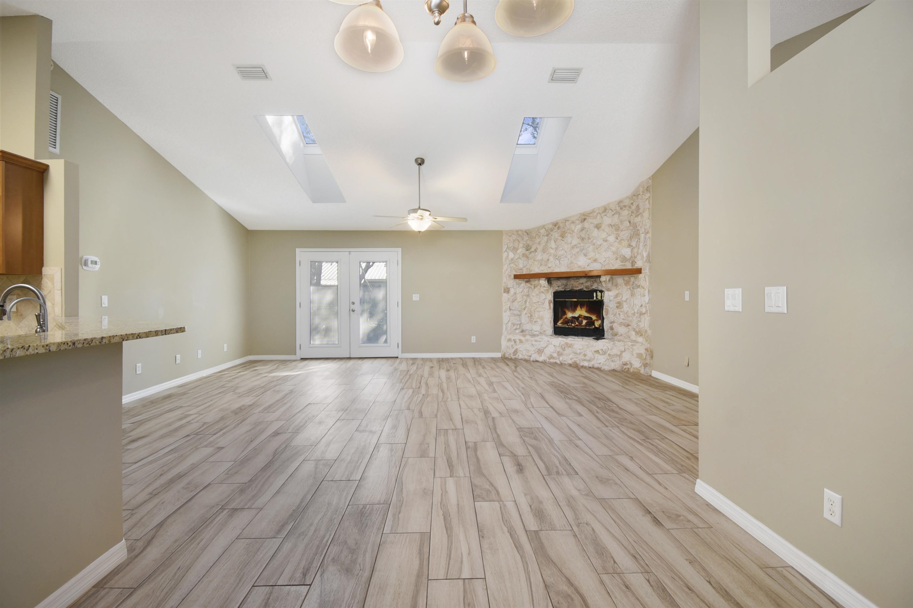 Image 4 of 26 For 317 Mystical Way