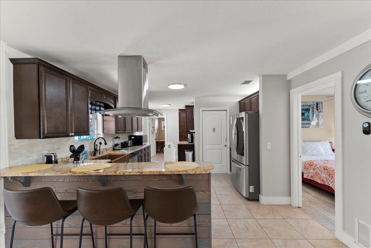 Image 12 of 52 For 3943 Eunice Rd