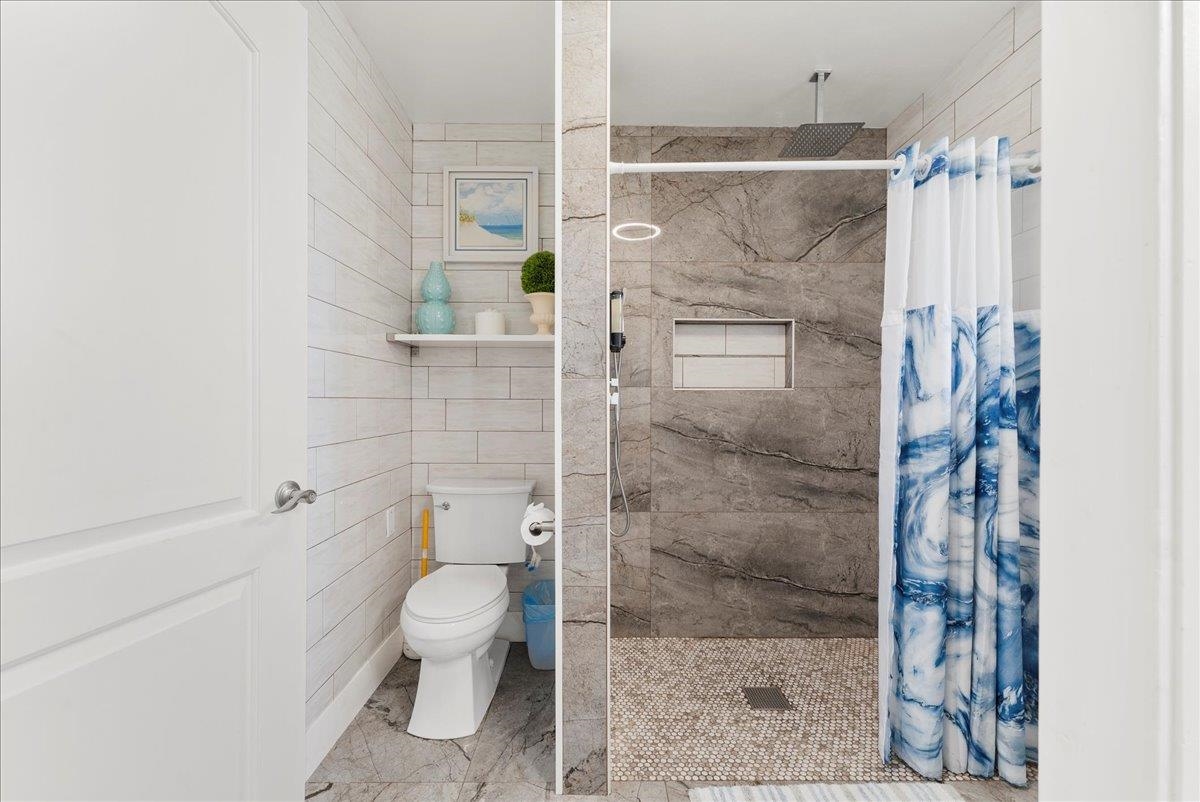 Image 18 of 52 For 3943 Eunice Rd