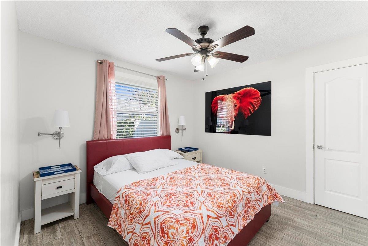 Image 19 of 52 For 3943 Eunice Rd