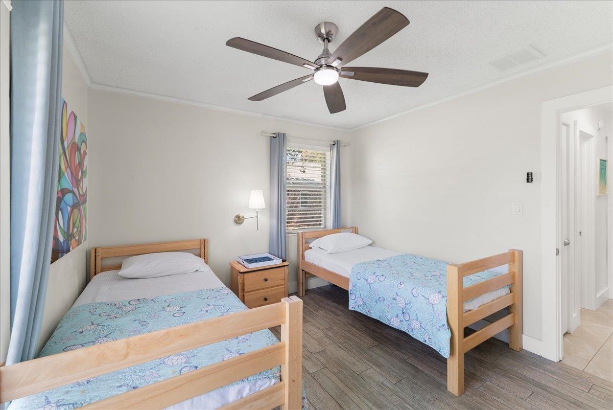 Image 22 of 52 For 3943 Eunice Rd