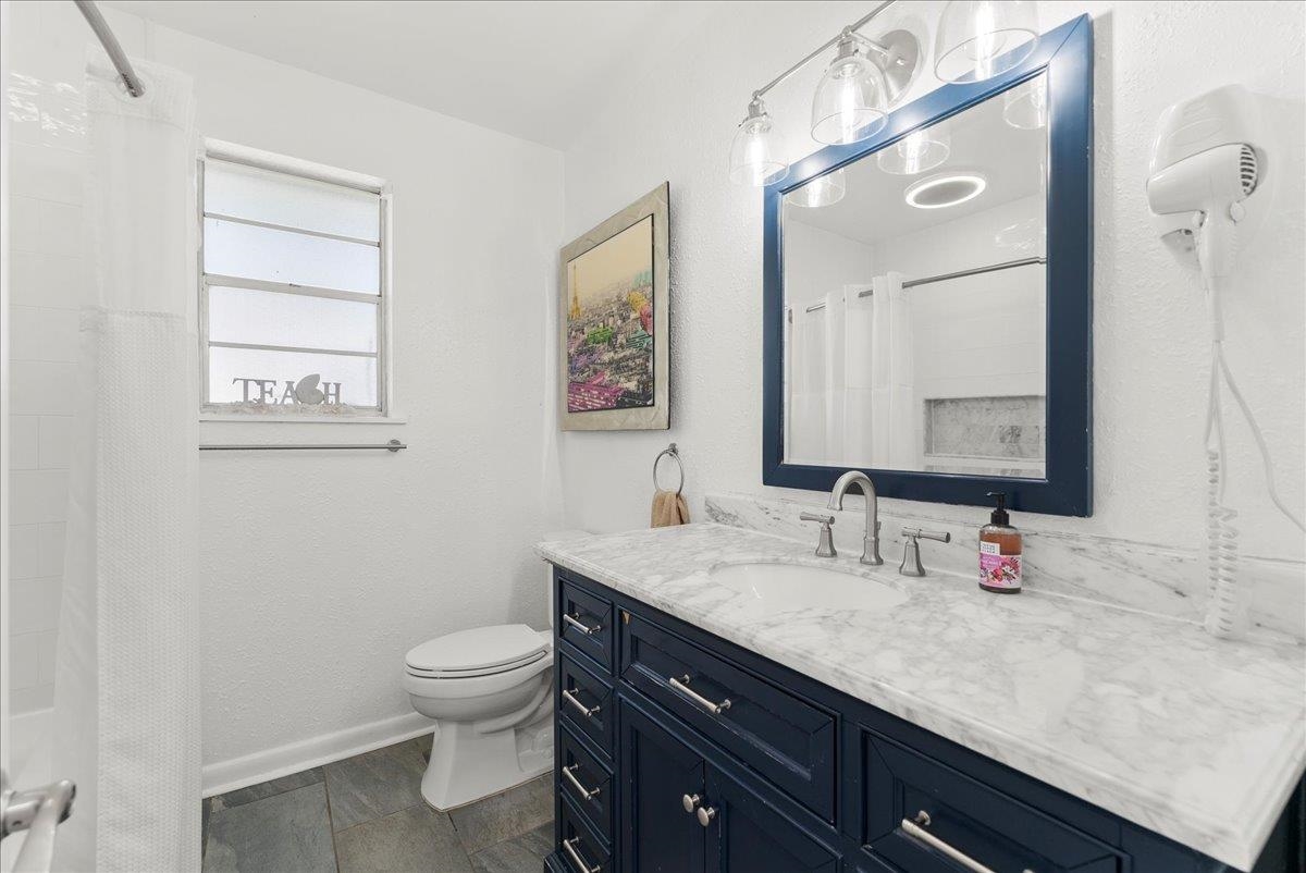 Image 24 of 52 For 3943 Eunice Rd