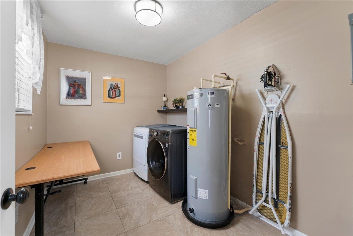 Image 28 of 52 For 3943 Eunice Rd