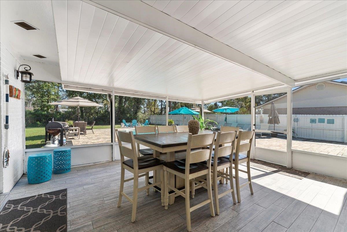 Image 29 of 52 For 3943 Eunice Rd