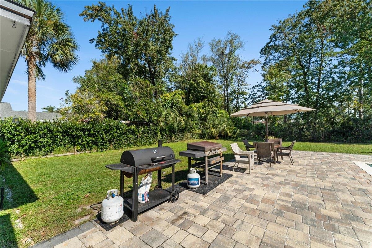 Image 31 of 52 For 3943 Eunice Rd