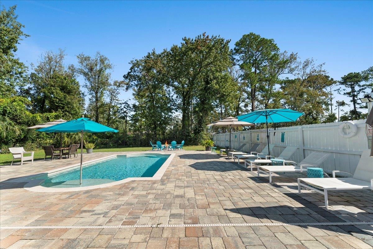 Image 33 of 52 For 3943 Eunice Rd