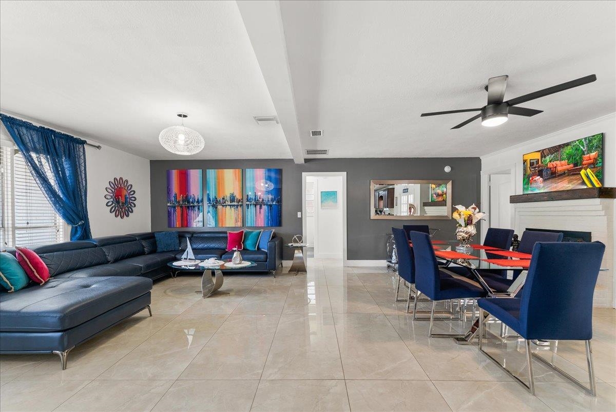 Image 8 of 52 For 3943 Eunice Rd