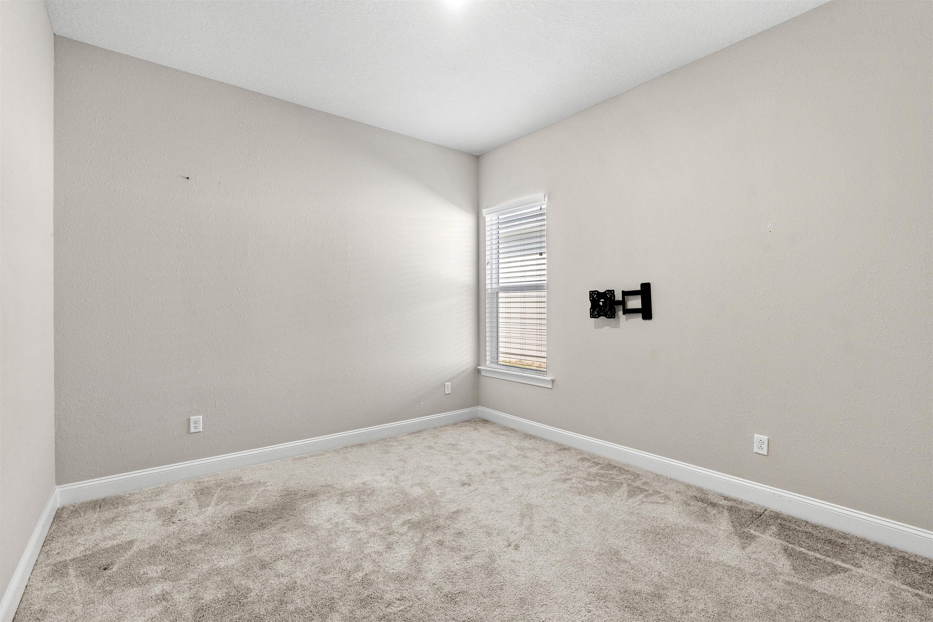 Image 34 of 74 For 131 Valley Falls Way