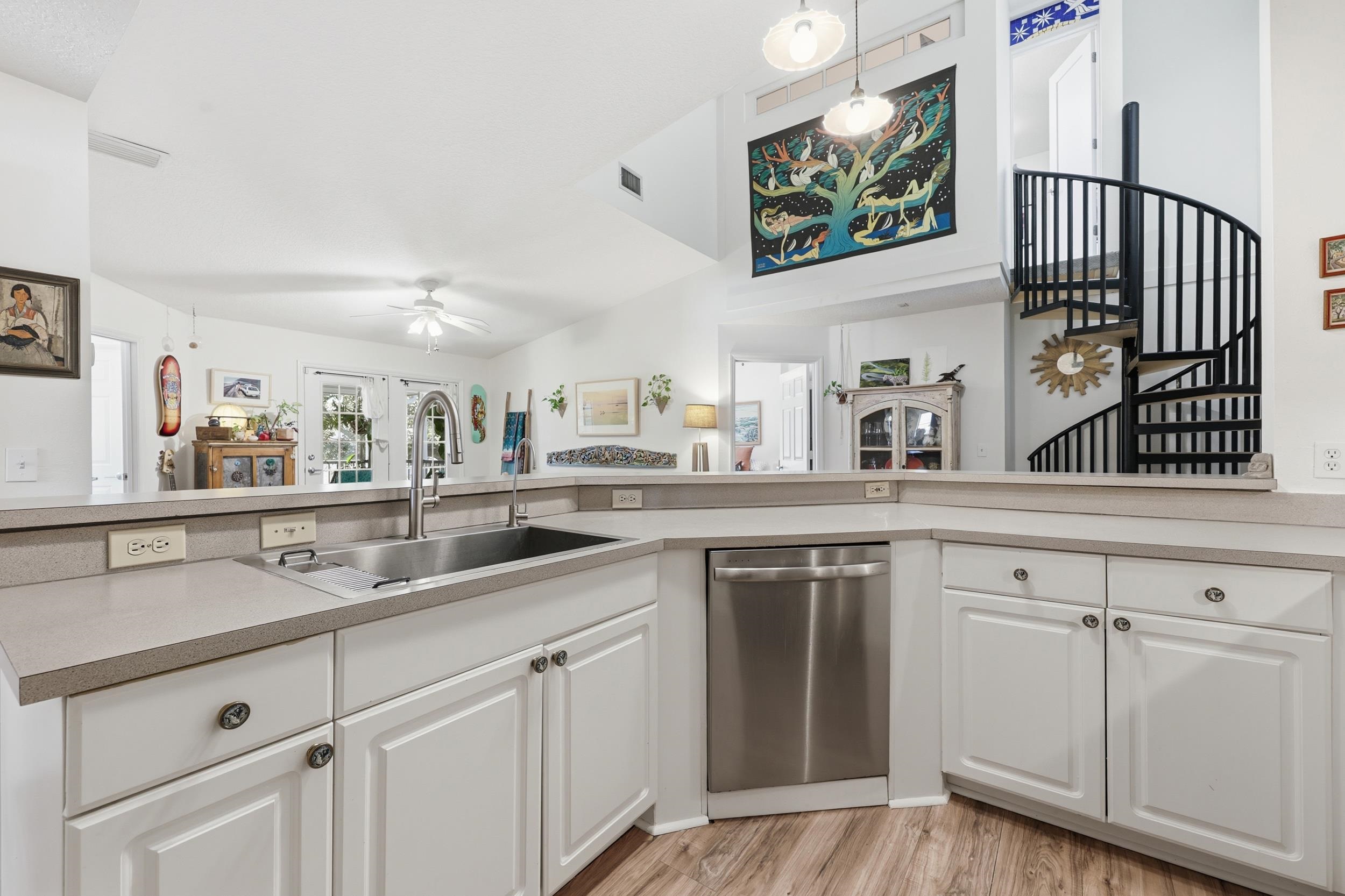 Image 10 of 69 For 16212 Harbour Vista Cir